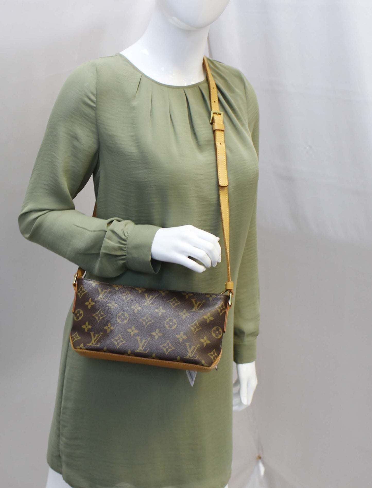 LOUIS VUITTON  BagMonogram Canvas Trotteur Crossbody