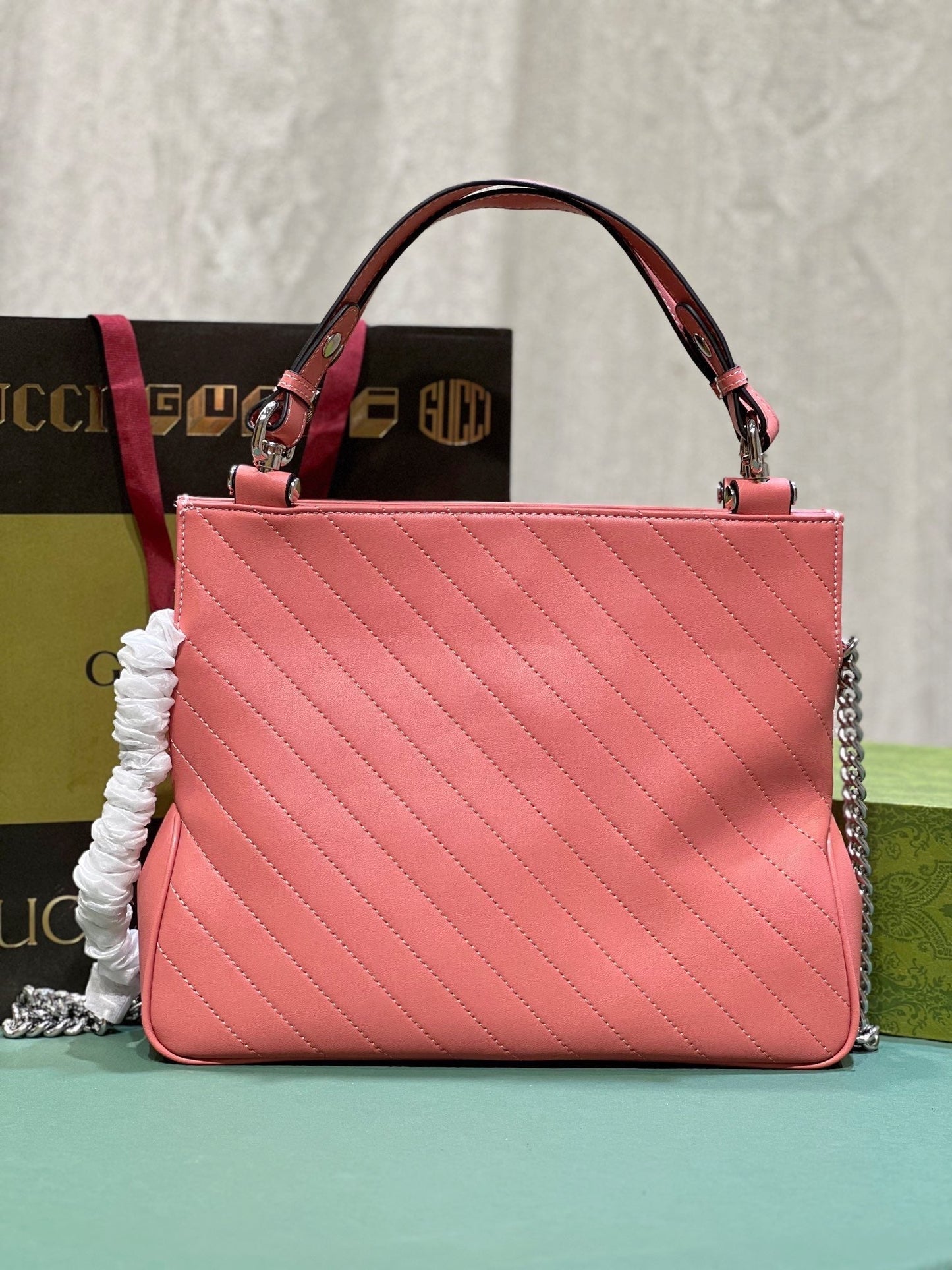 GC583 Gucci Blondie Medium Tote Bag / 13.6x16.1x3.1inch