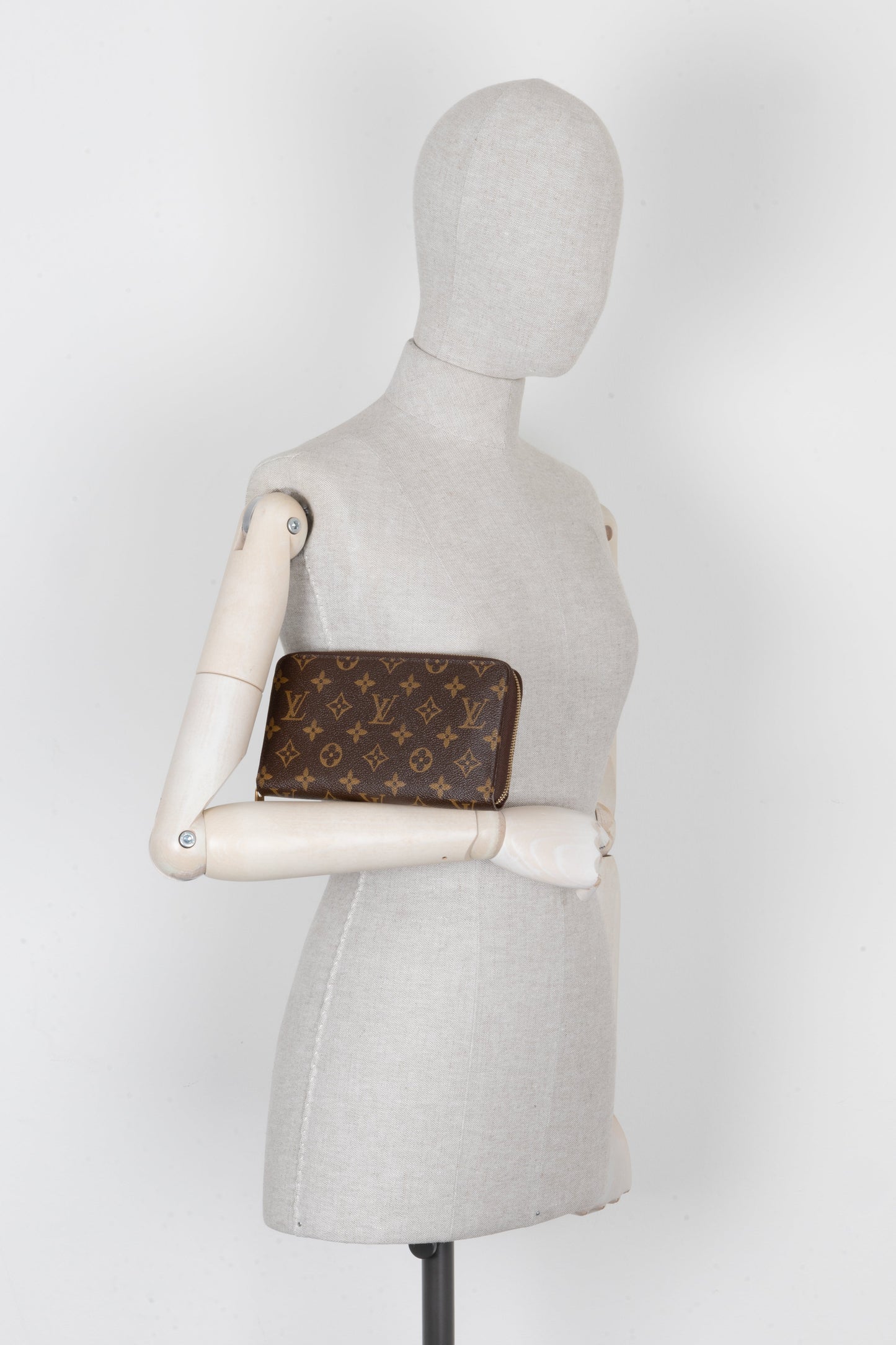 LOUIS VUITTON Organizer Wallet MNG
