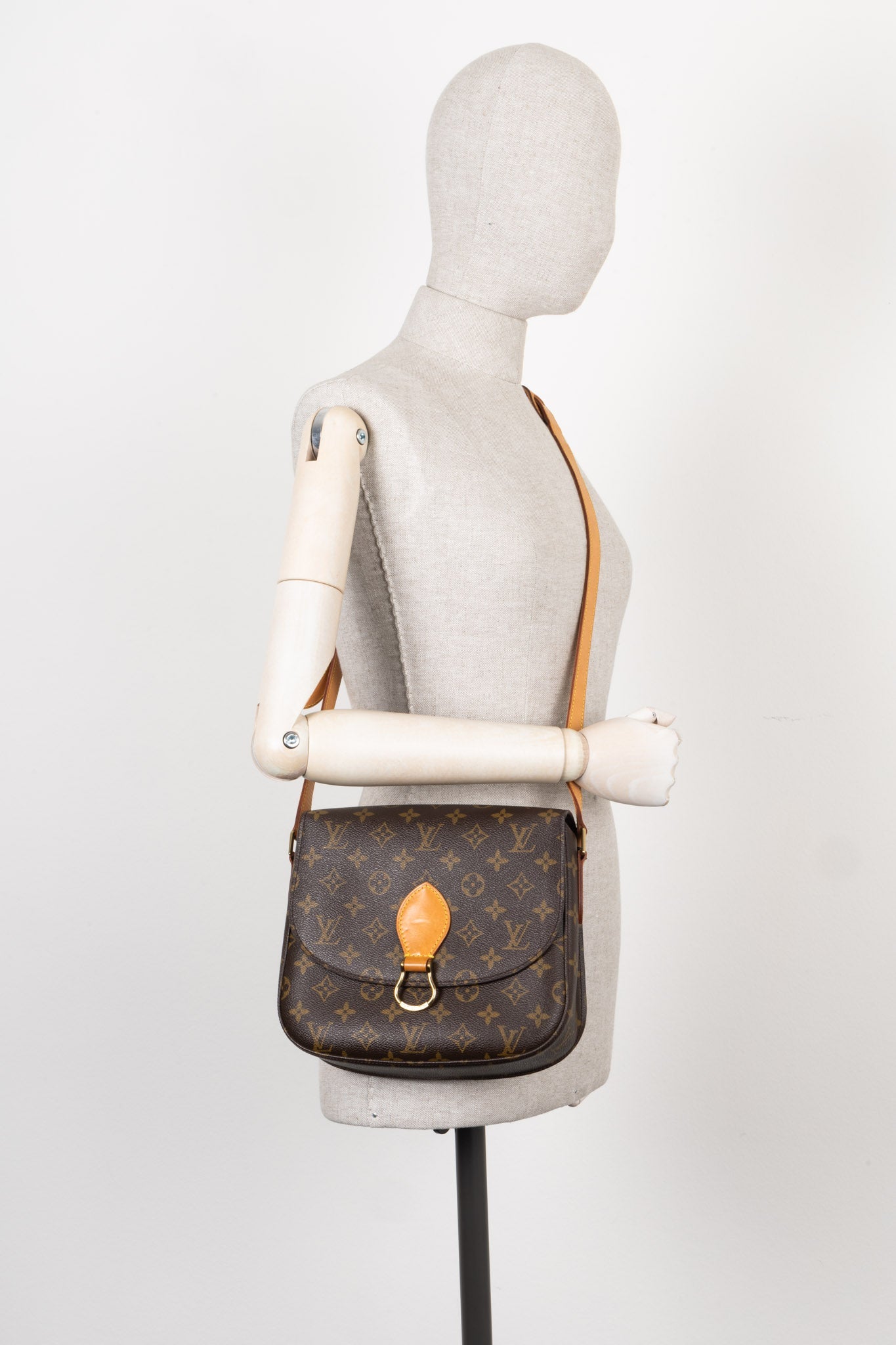 LOUIS VUITTON Saint Cloud Bag GM MNG
