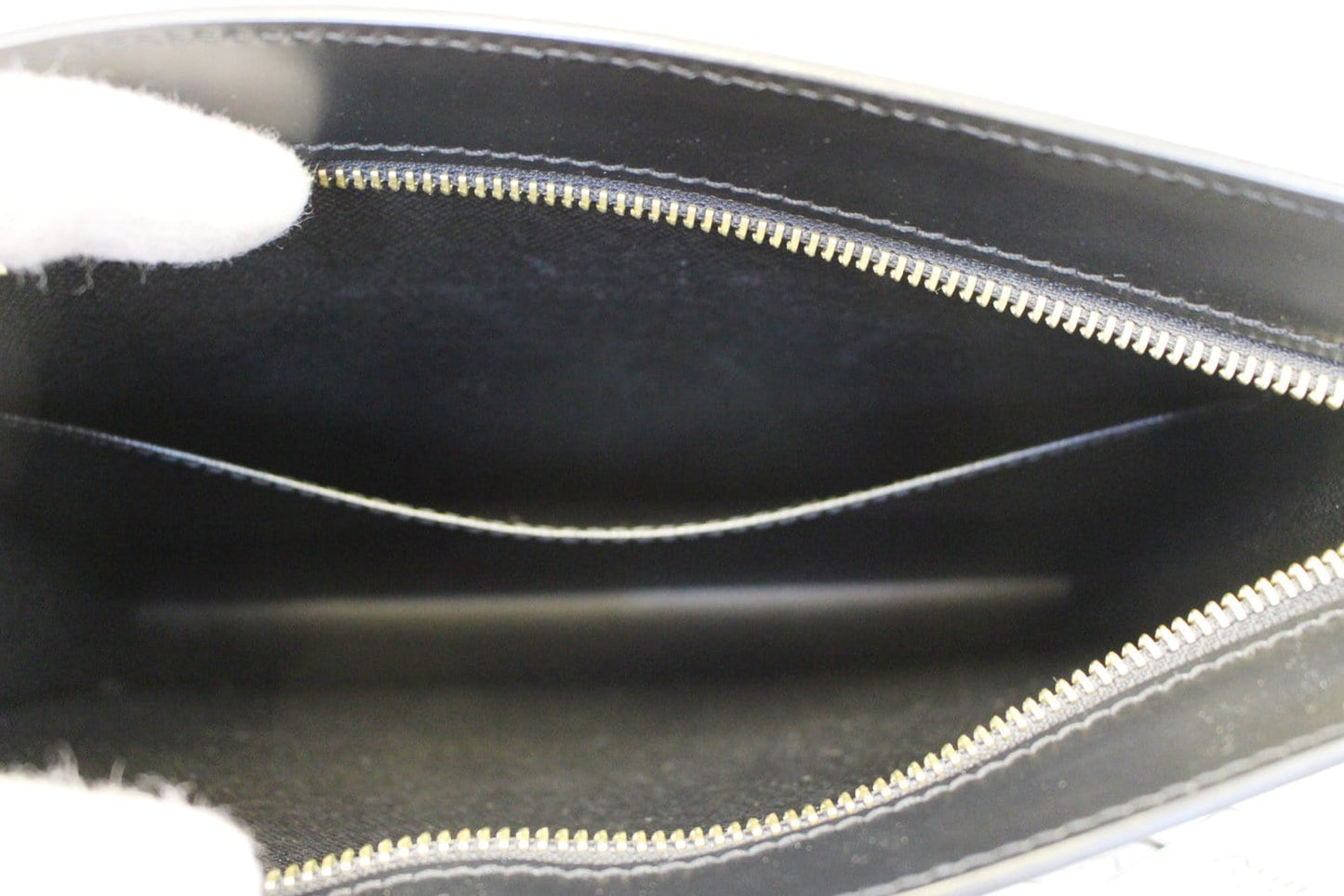 LOUIS VUITTON Epi Leather Pochette Homme Clutch