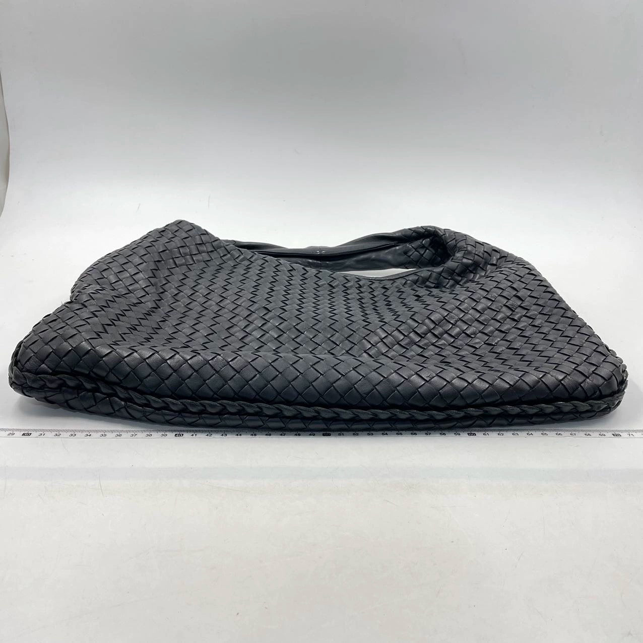Bottega Veneta Intrecciato Hobo Bag Medium Black Lambskin leather