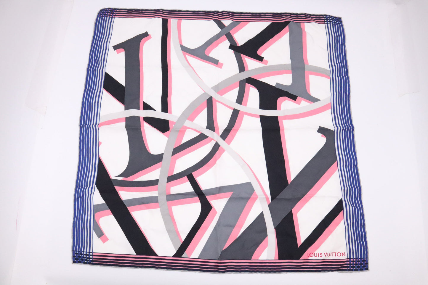 Louis Vuitton Scarf in Silk