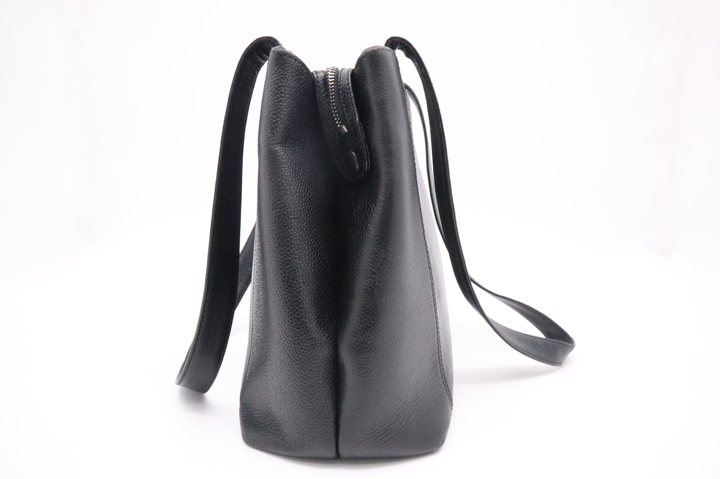 Chanel Shoulder Bag in Black Caviar Leather
