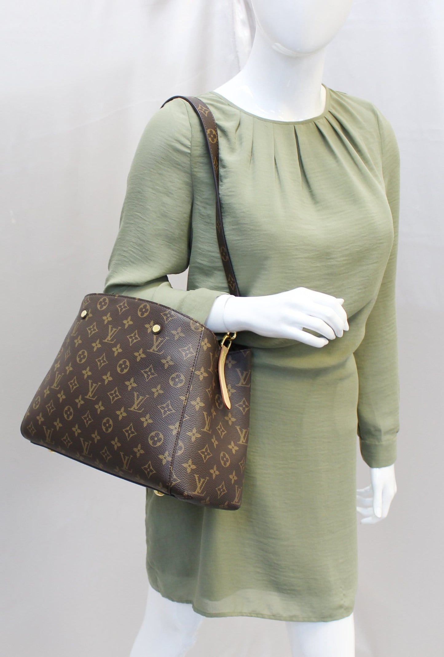 LOUIS VUITTON Shoulder Handbag Monogram Montaigne MM