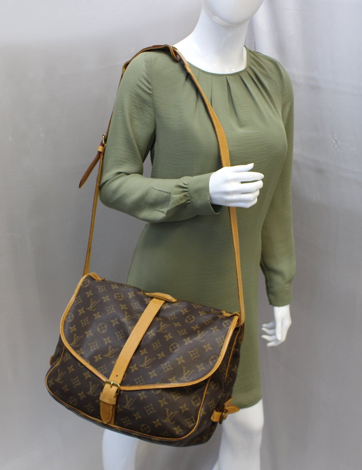 LOUIS VUITTON  Shoulder Bag Monogram Saumur 35