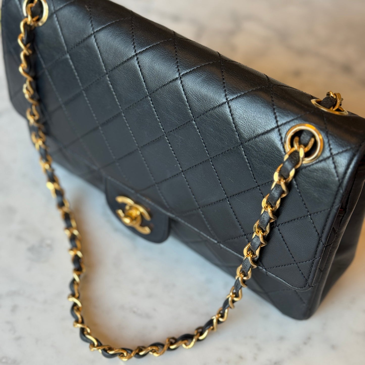 CHANEL CLASSIC MEDIUM BAG
