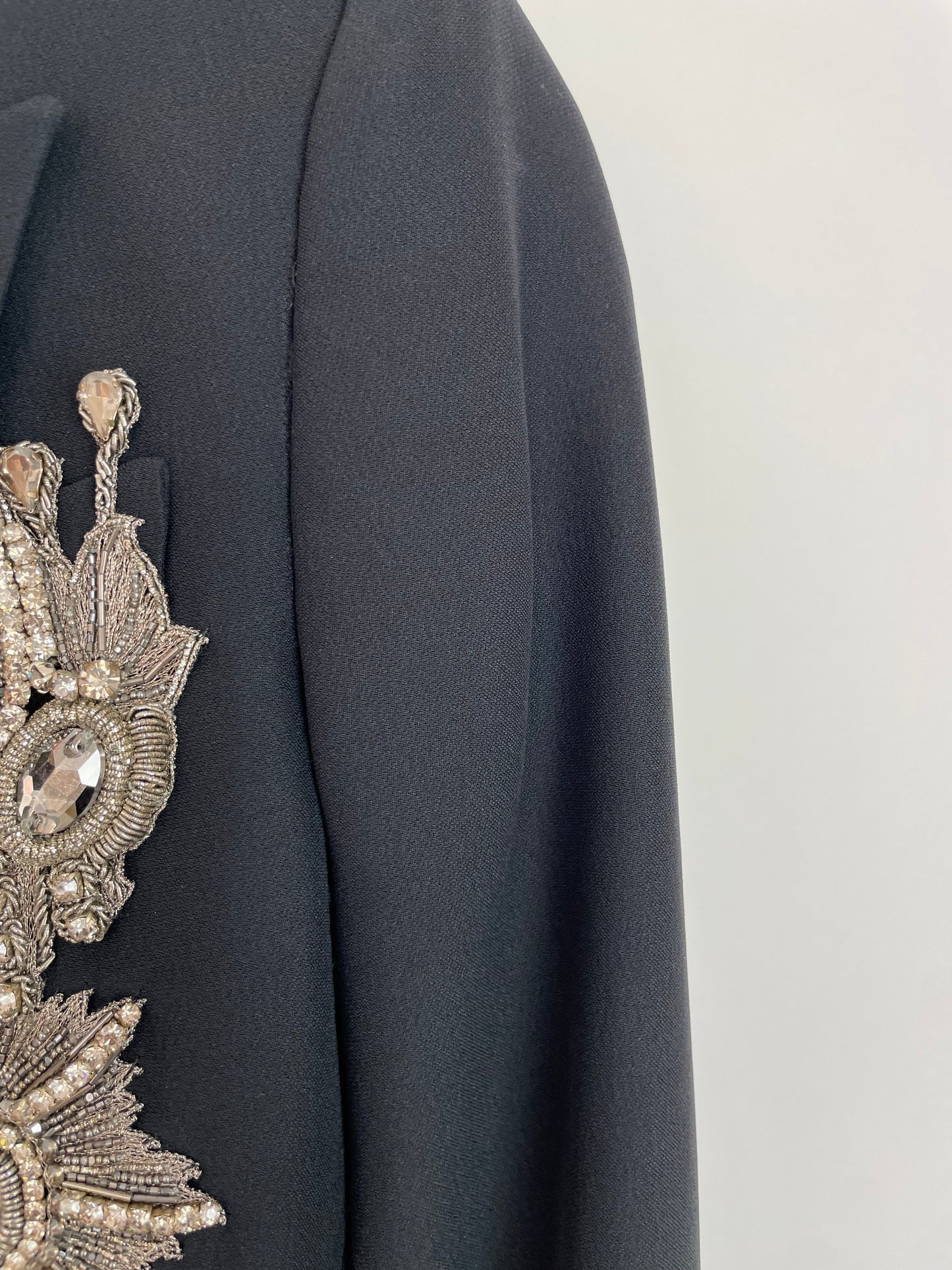 Alexander McQueen Black Tailored Blazer Jacket and Matching Tro rs Set with Metallic Embroidery Detail Size IT 36 (UK 4)