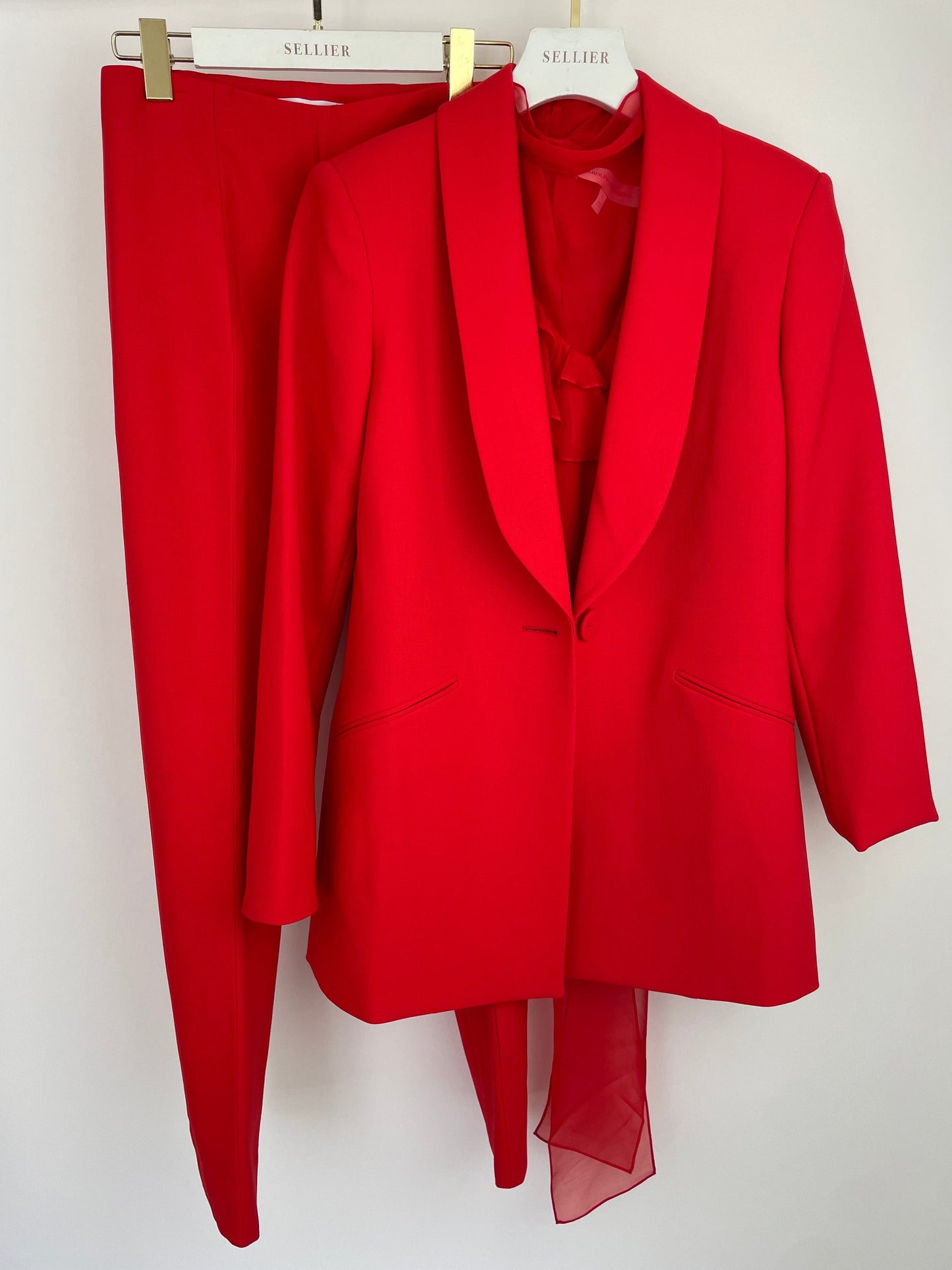 *CURRENT SEASON* Carolina Herrera Red Three Piece Tro rs, Jacket and Blo  Set Size US 0 (UK 4)