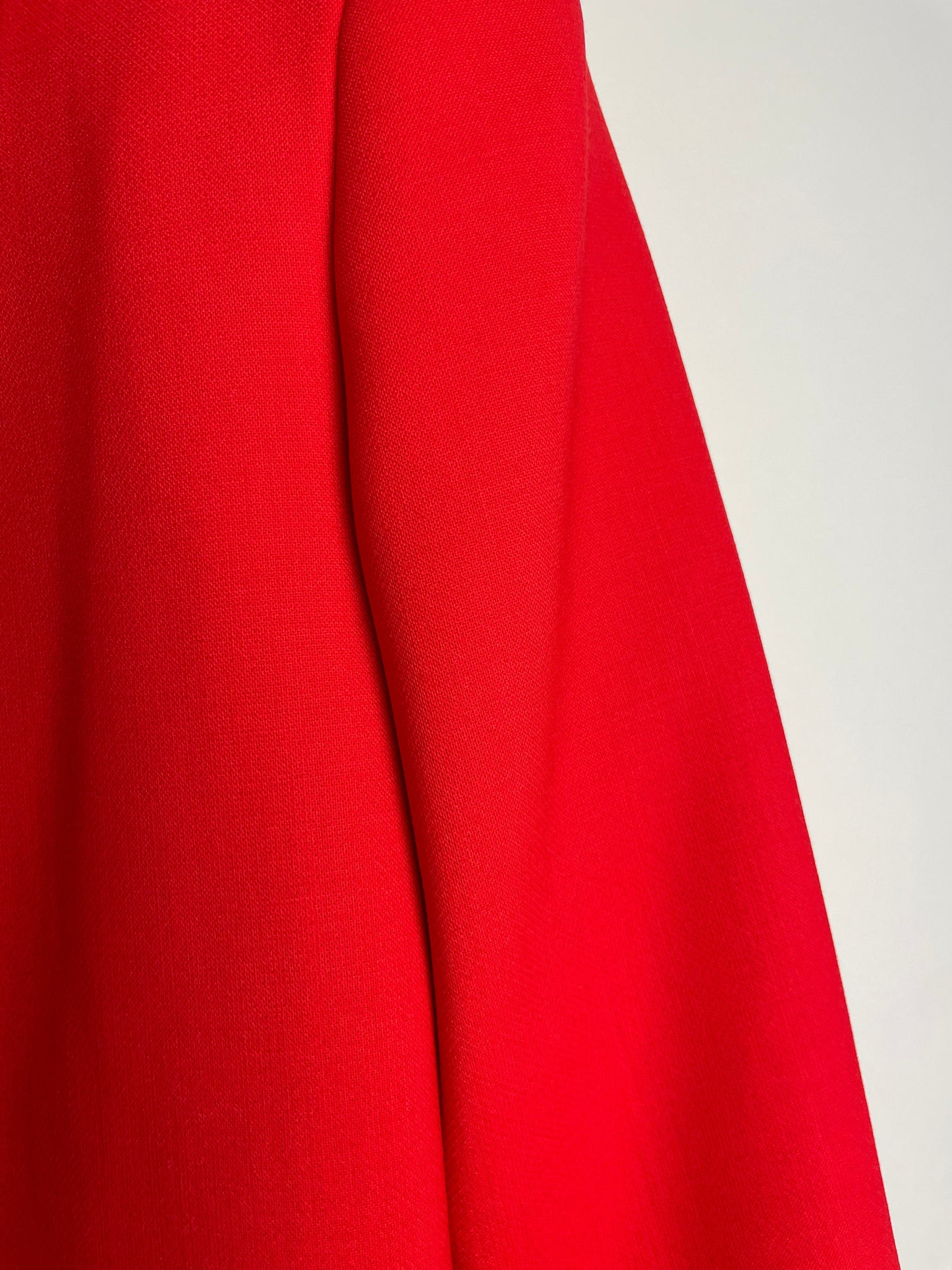 *CURRENT SEASON* Carolina Herrera Red Three Piece Tro rs, Jacket and Blo  Set Size US 0 (UK 4)