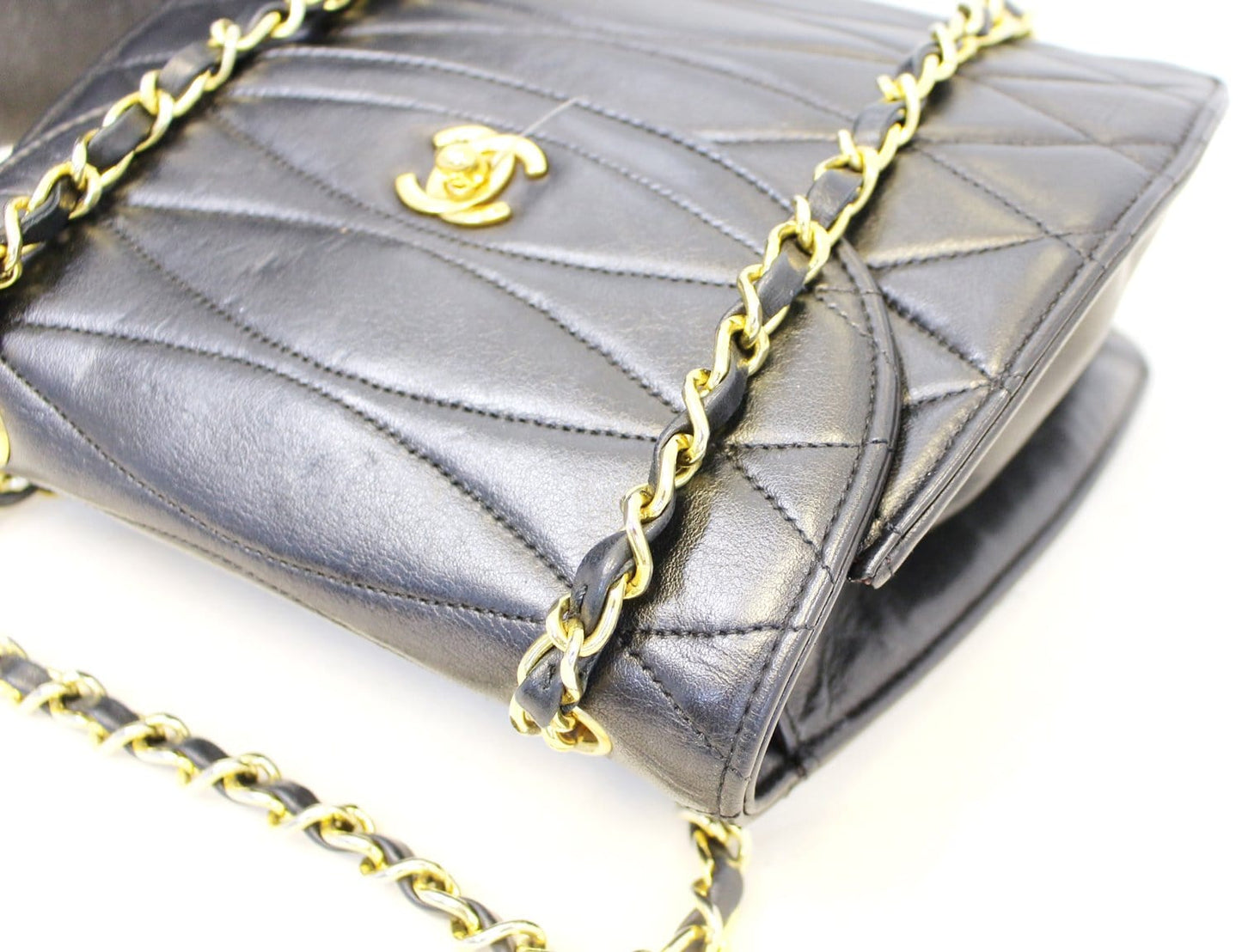 Rare CHANEL Wave  GHW CC Flap Bag