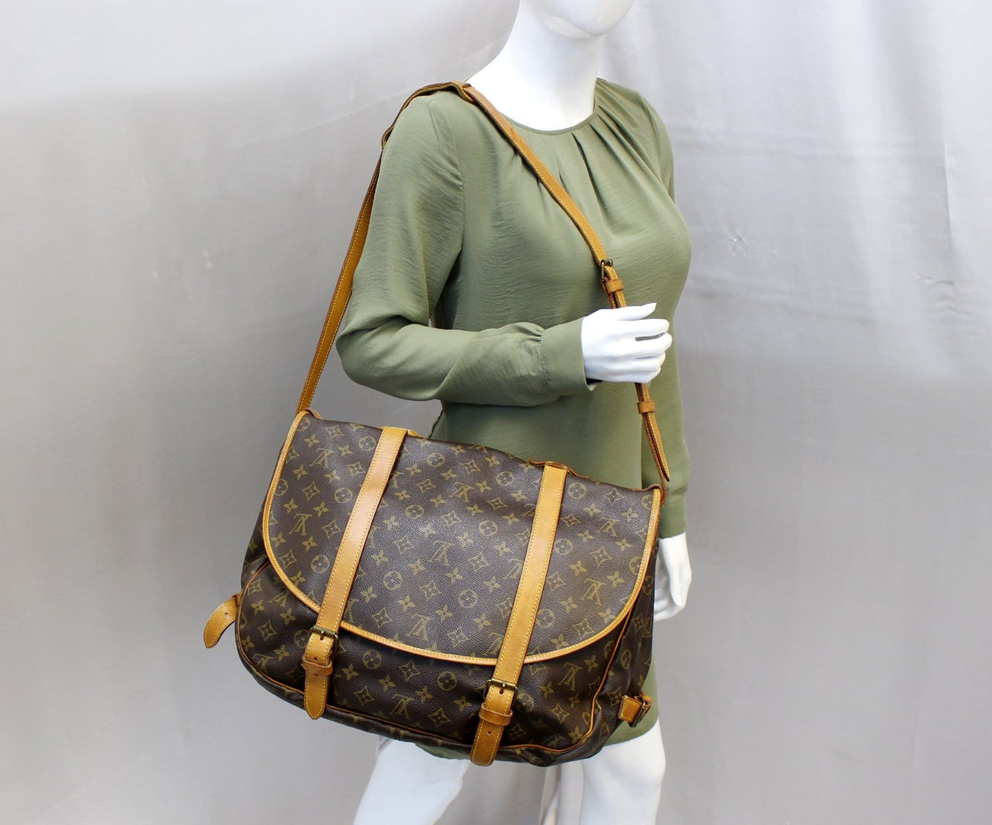 LOUIS VUITTON Shoulder Bag  Monogram Saumur 43