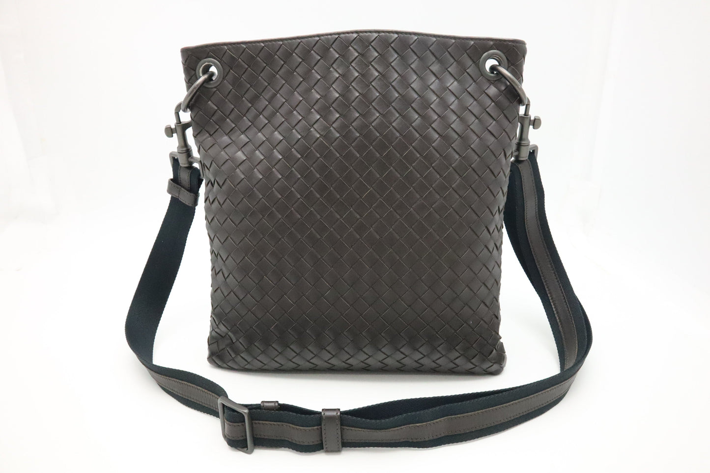 Bottega Veneta Crossbody in Dark Brown Intrecciato Leather