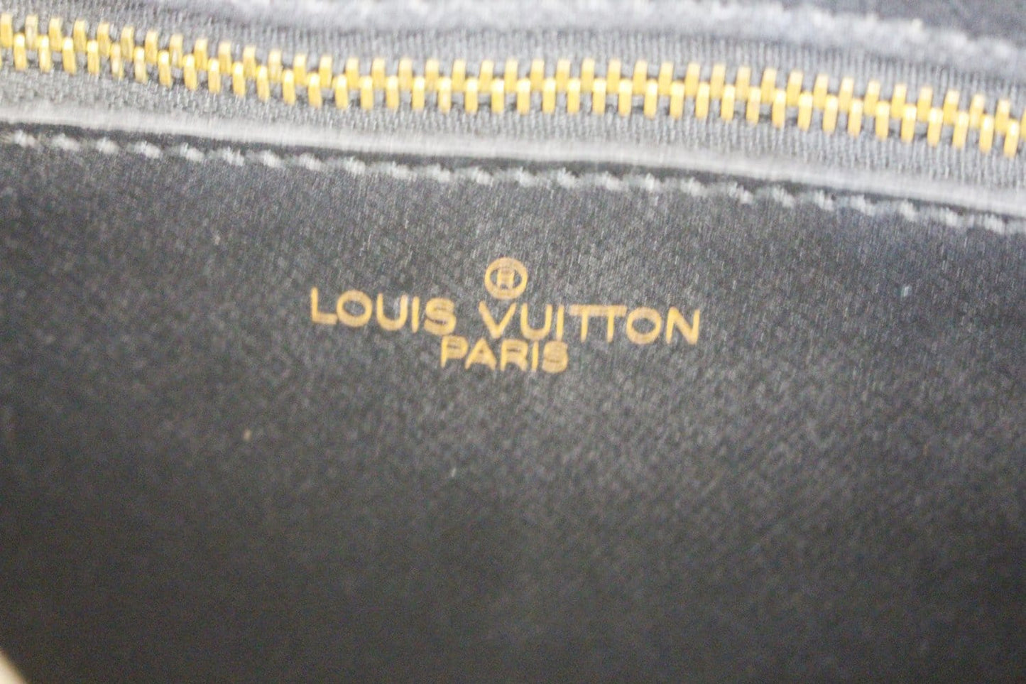 LOUIS VUITTON Epi Leather Black Jeune Fille MM Shoulder Bag