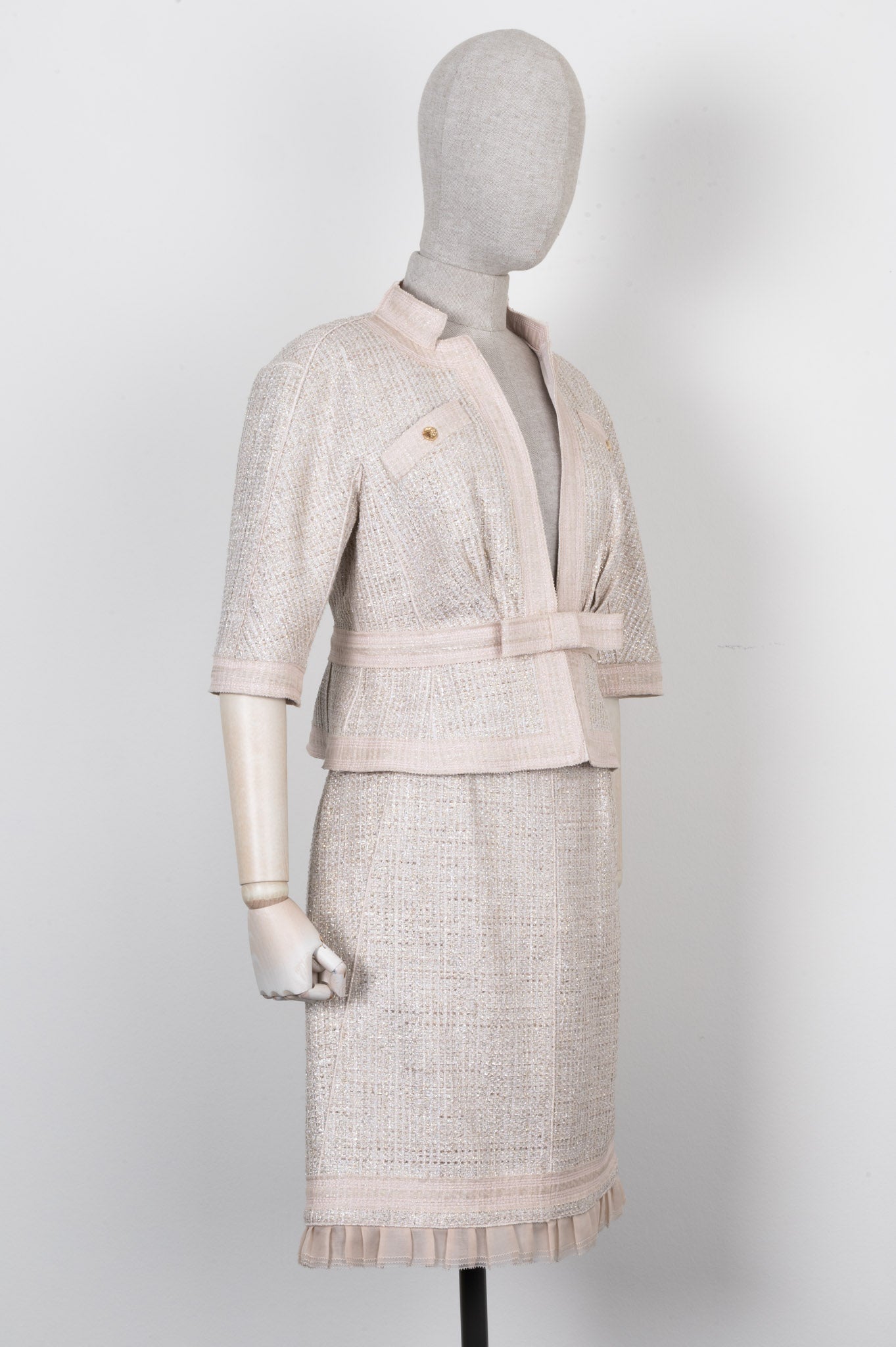 LOUIS VUITTON Two Piece Tweed Rose S/S 2009