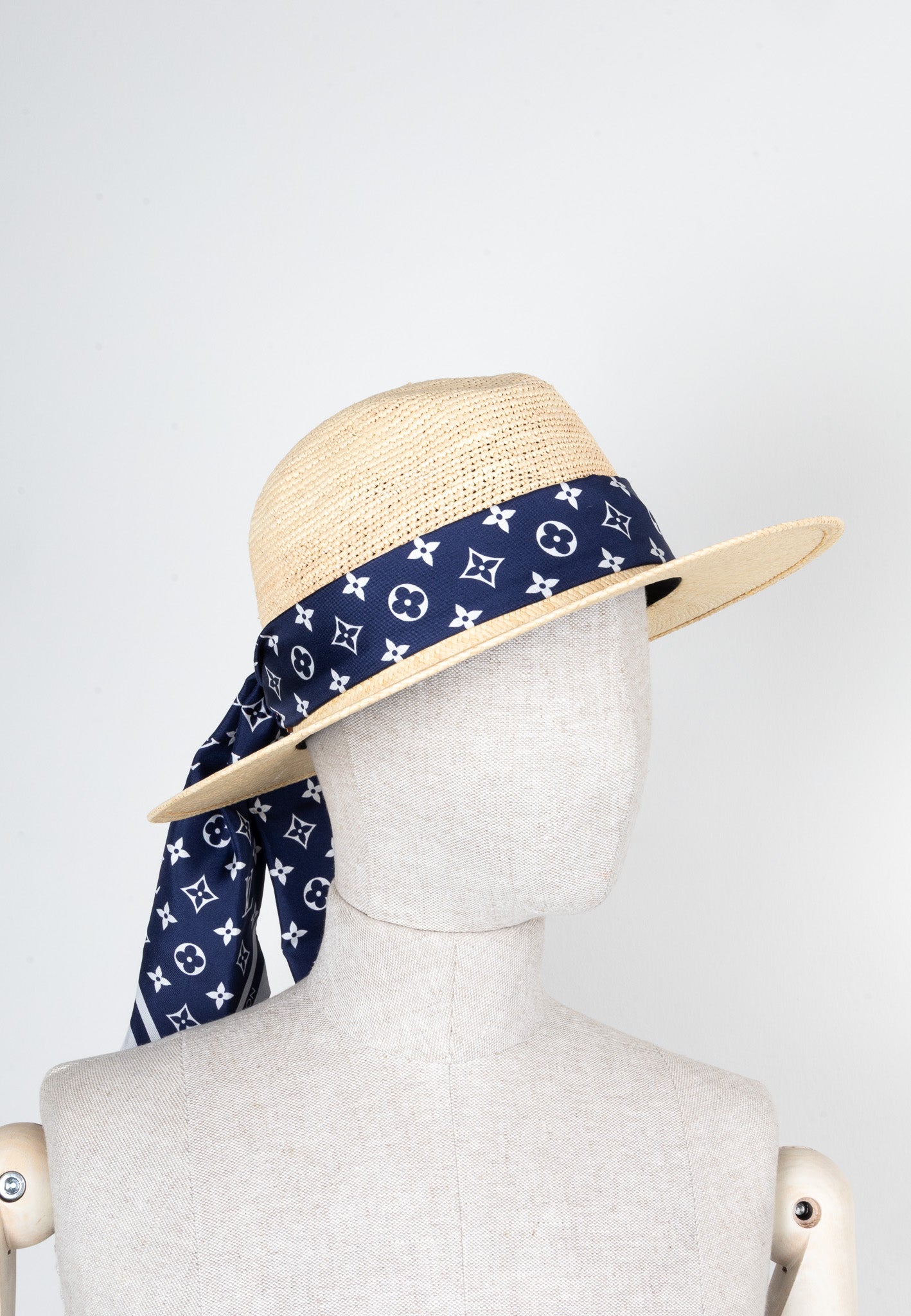 LOUIS VUITTON Abstract MNG Wave Hat Raffia Blue