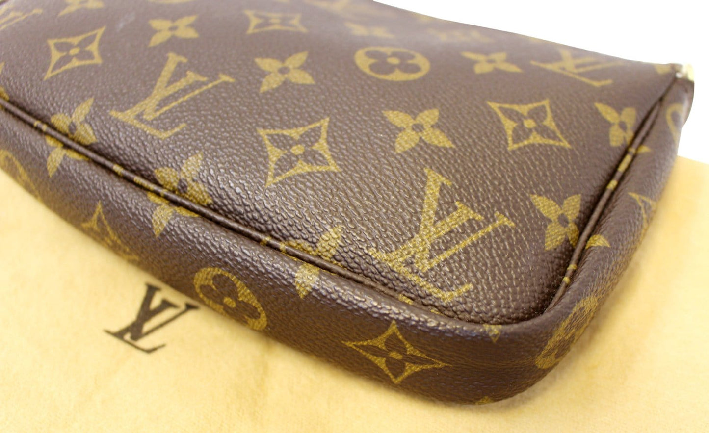 LOUIS VUITTON Monogram Pochette Accessoires Long Shoulder Pouch