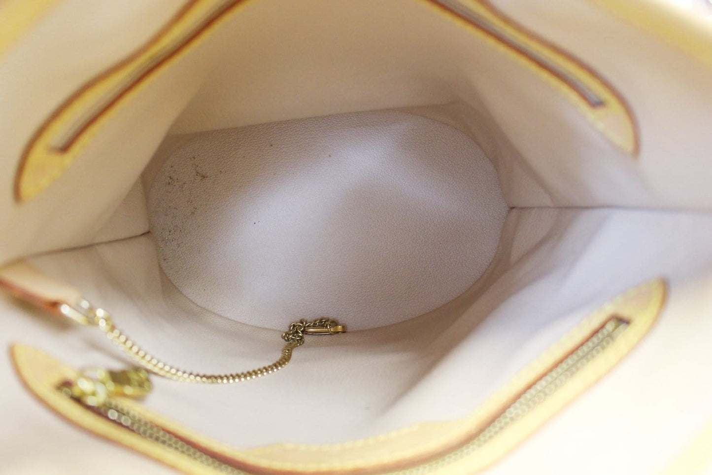 LOUIS VUITTON Monogram Canvas Petit Bucket Shoulder Bag