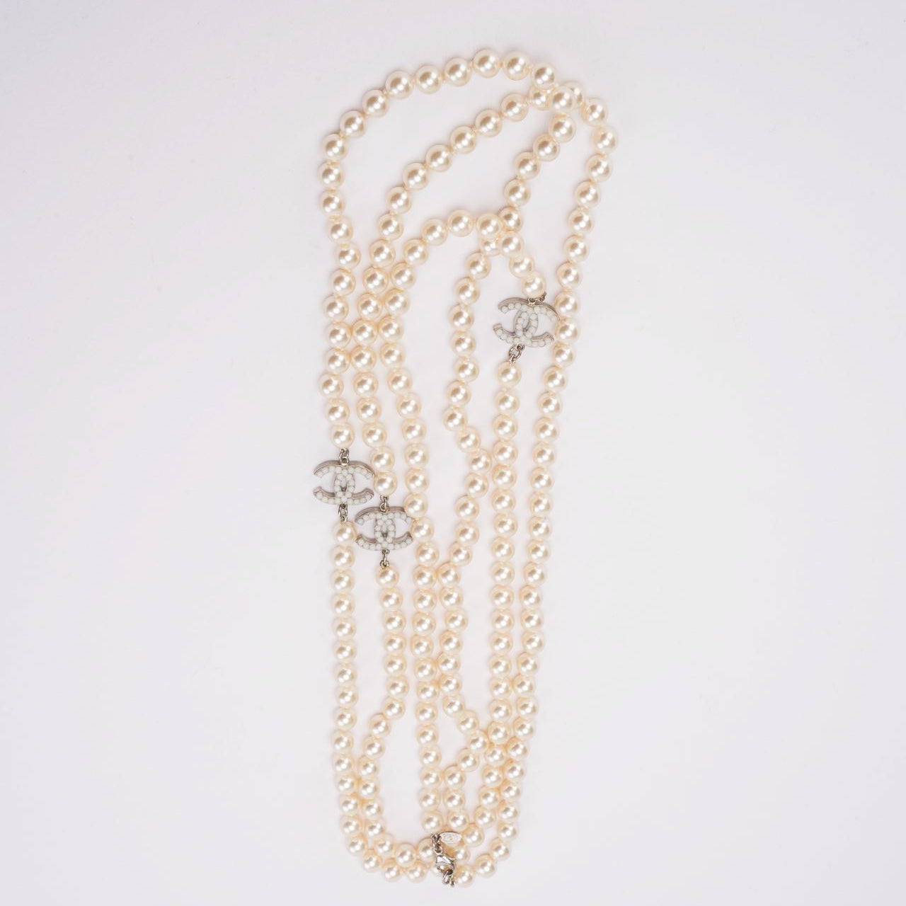 Chanel Classic Gold CC White Bead Pearl Necklace Gold