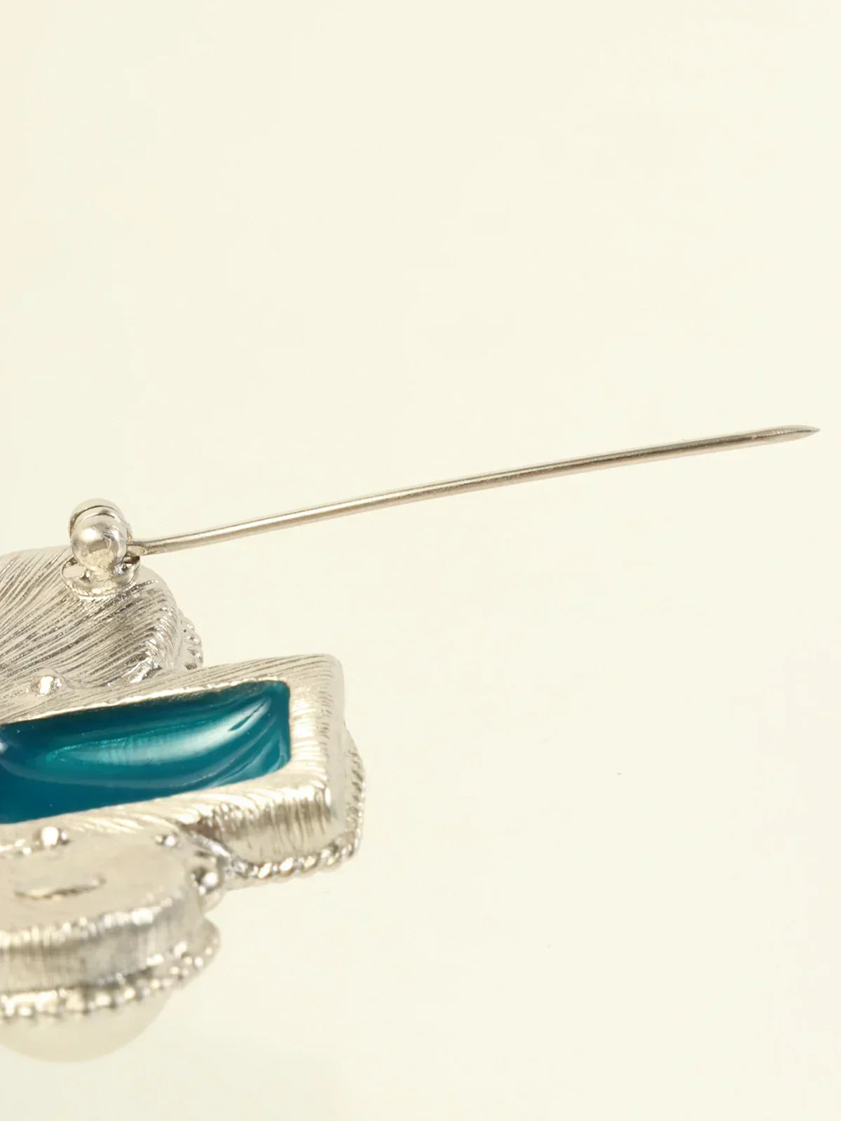 CHANEL 2013 Made Pearl Cc Mark Brooch Silver/Blue/White