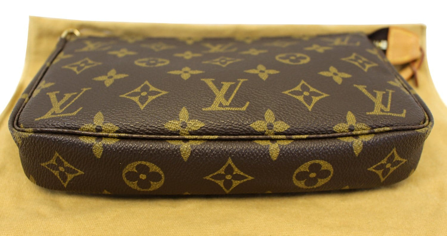 LOUIS VUITTON Monogram Canvas Pochette Accessoires Pouch