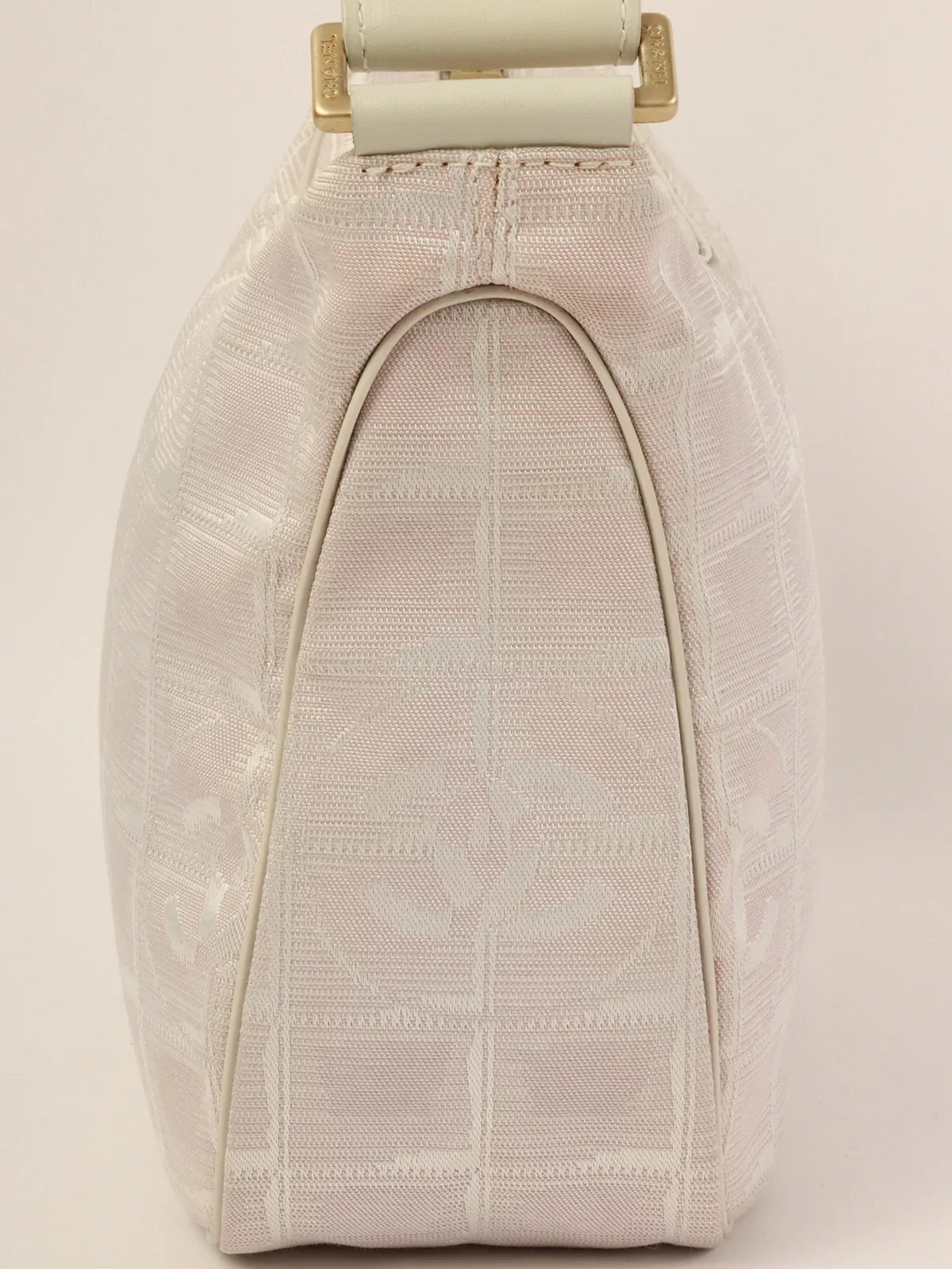 CHANEL 2001 Made New Travel Nylon Shoulder Bag Pink/White