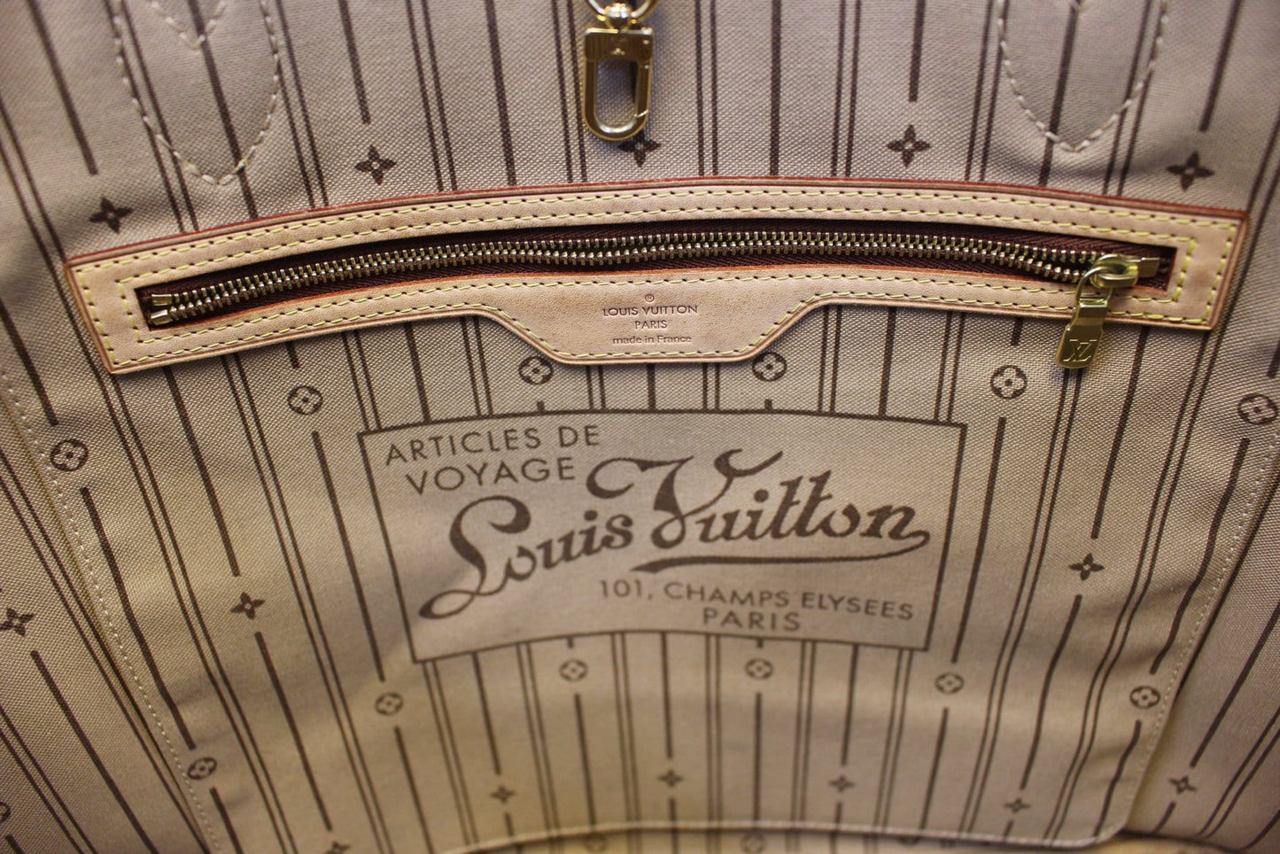 LOUIS VUITTON Monogram Canvas Brown Neverfull GM Shoulder Bag