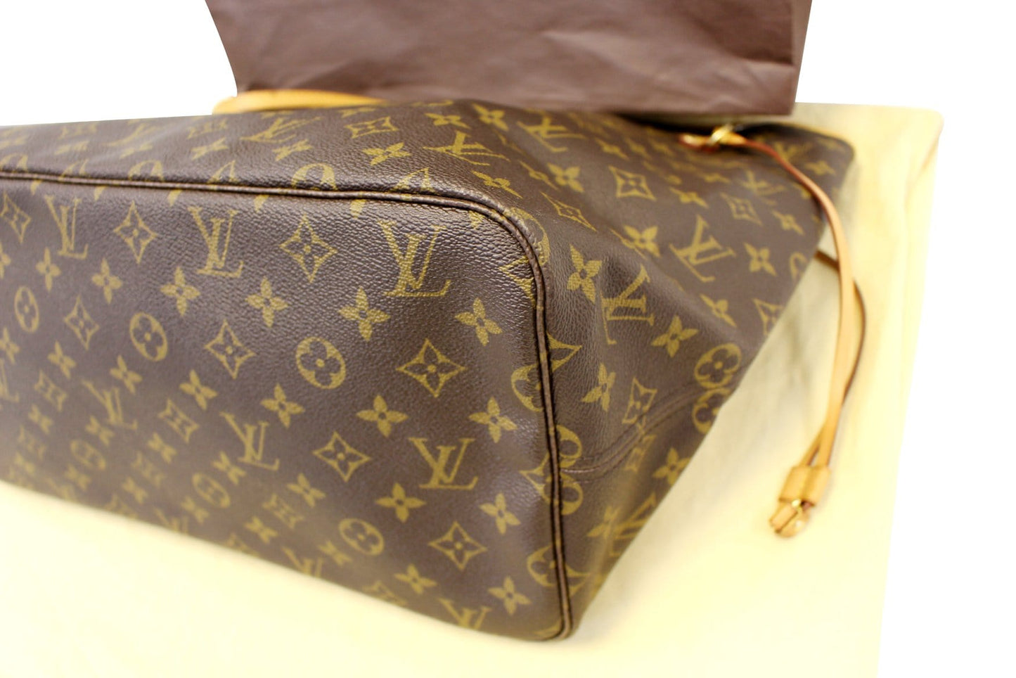 LOUIS VUITTON Monogram Canvas Brown Neverfull GM Shoulder Bag