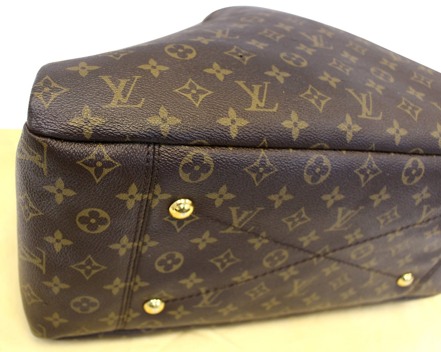 LOUIS VUITTON Artsy MM Monogram Canvas Tote Handbag