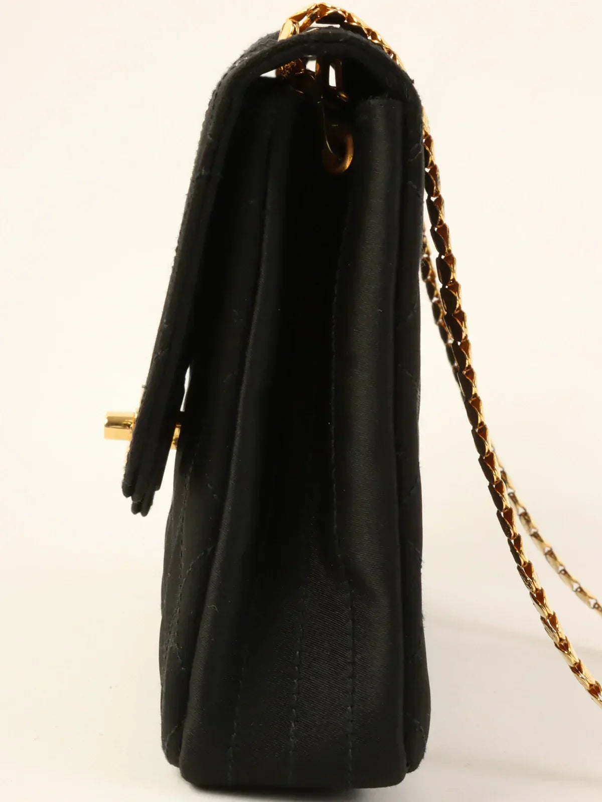 CHANEL Around 1985?1990 Made Silk Satin Circle Turn-Lock Chain Bag Black