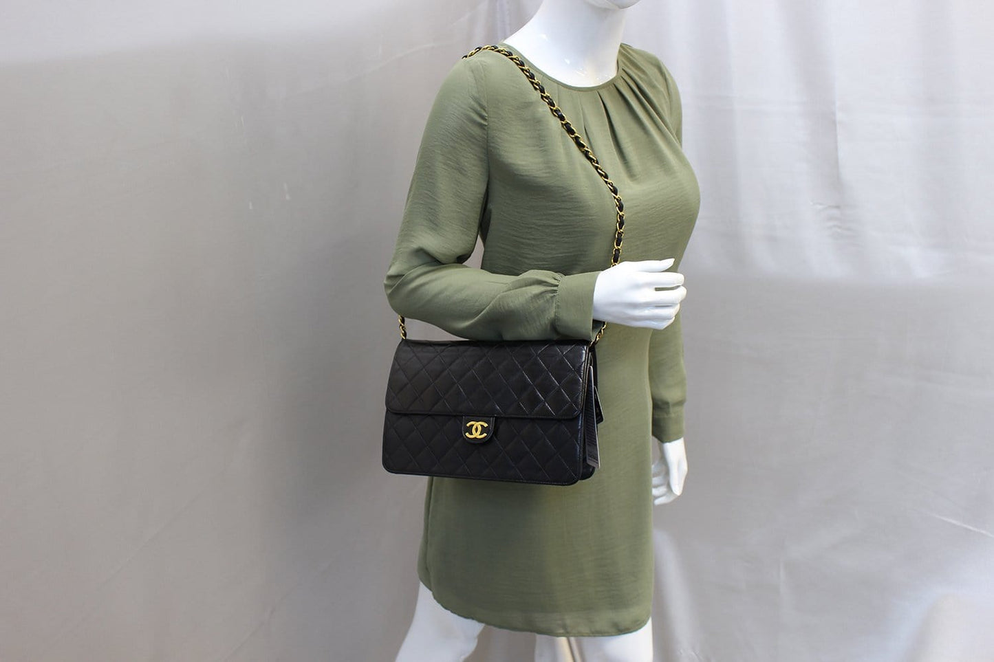 CHANEL Quilted  Leather Single Flap Black Shoulder Bag - Final Call