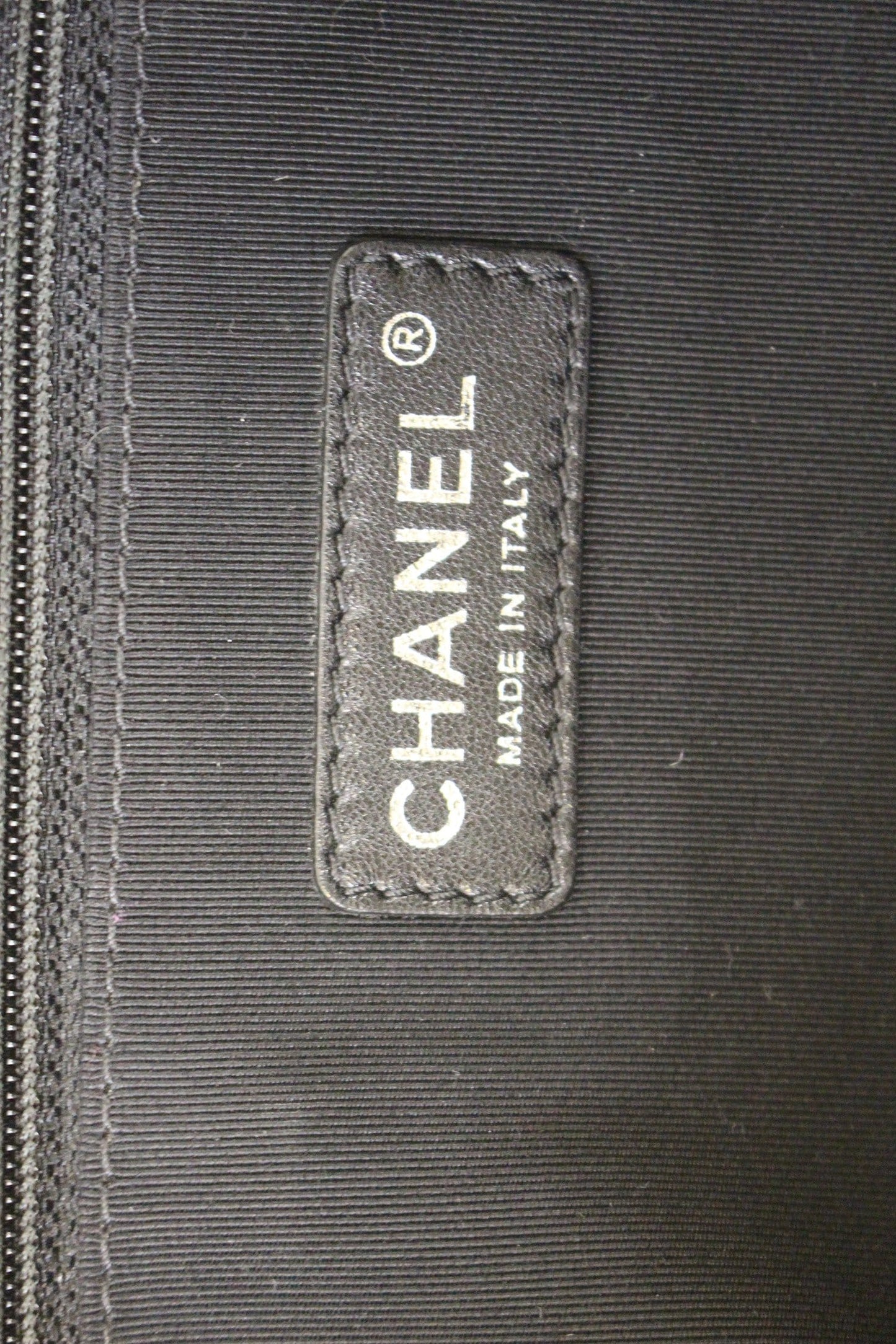 CHANEL Caviar Leather Ombre Jumbo Single Flap Blanc White Shoulder Bag