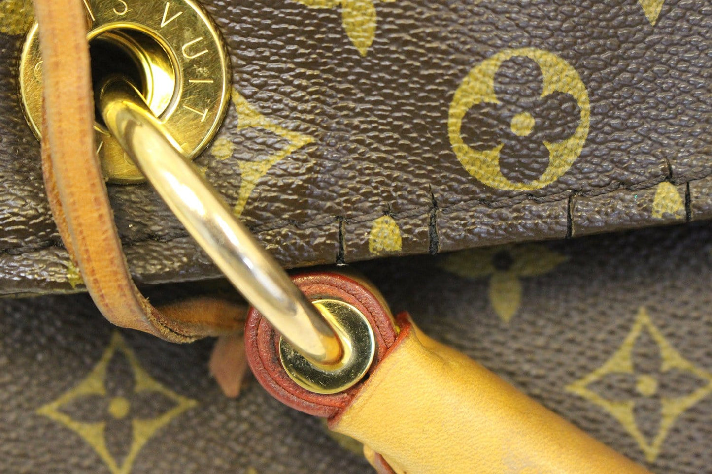 LOUIS VUITTON Monogram Canvas Artsy MM Brown Shoulder Bag