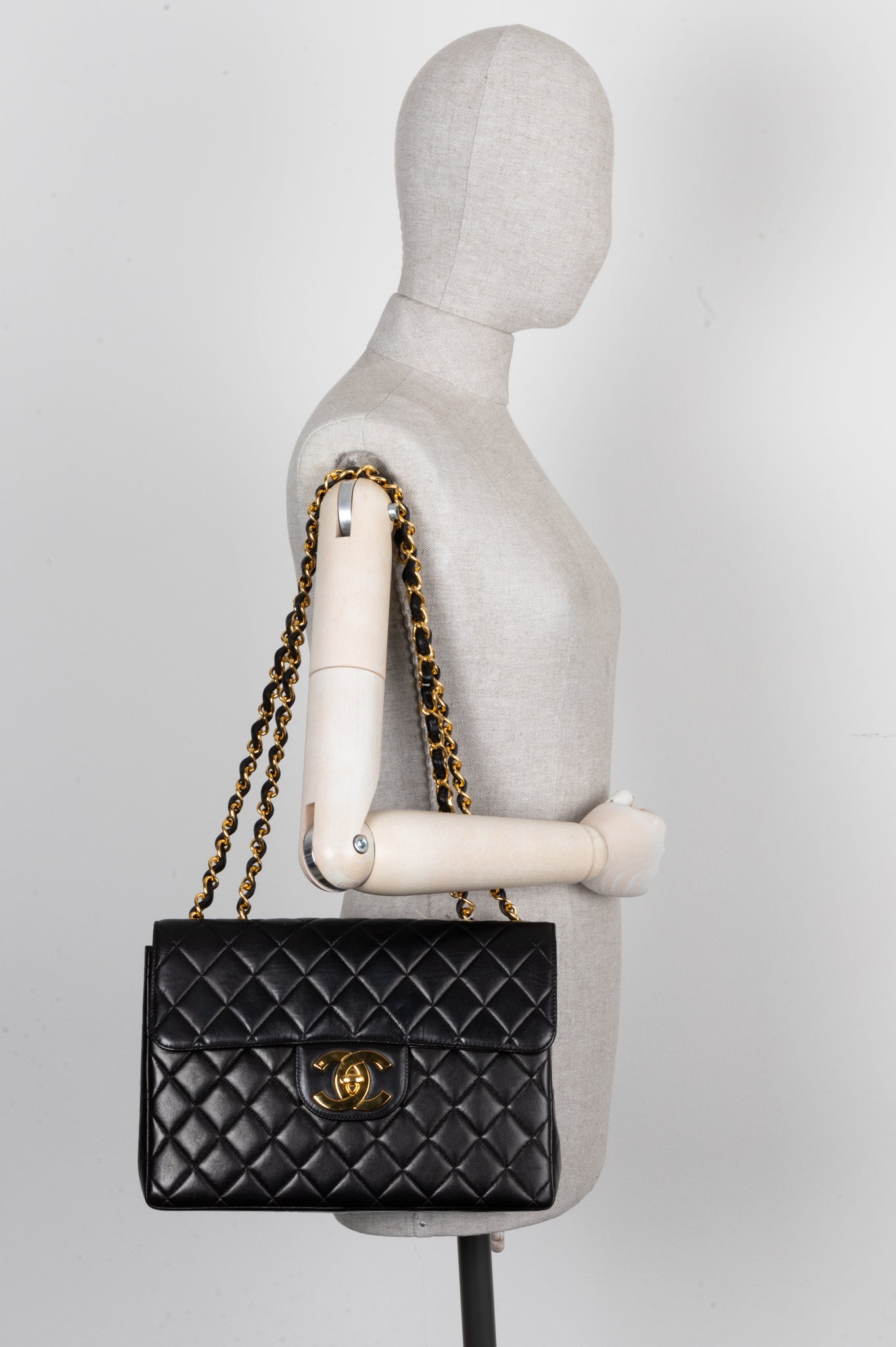 CHANEL   Single Flap Bag Jumbo Black