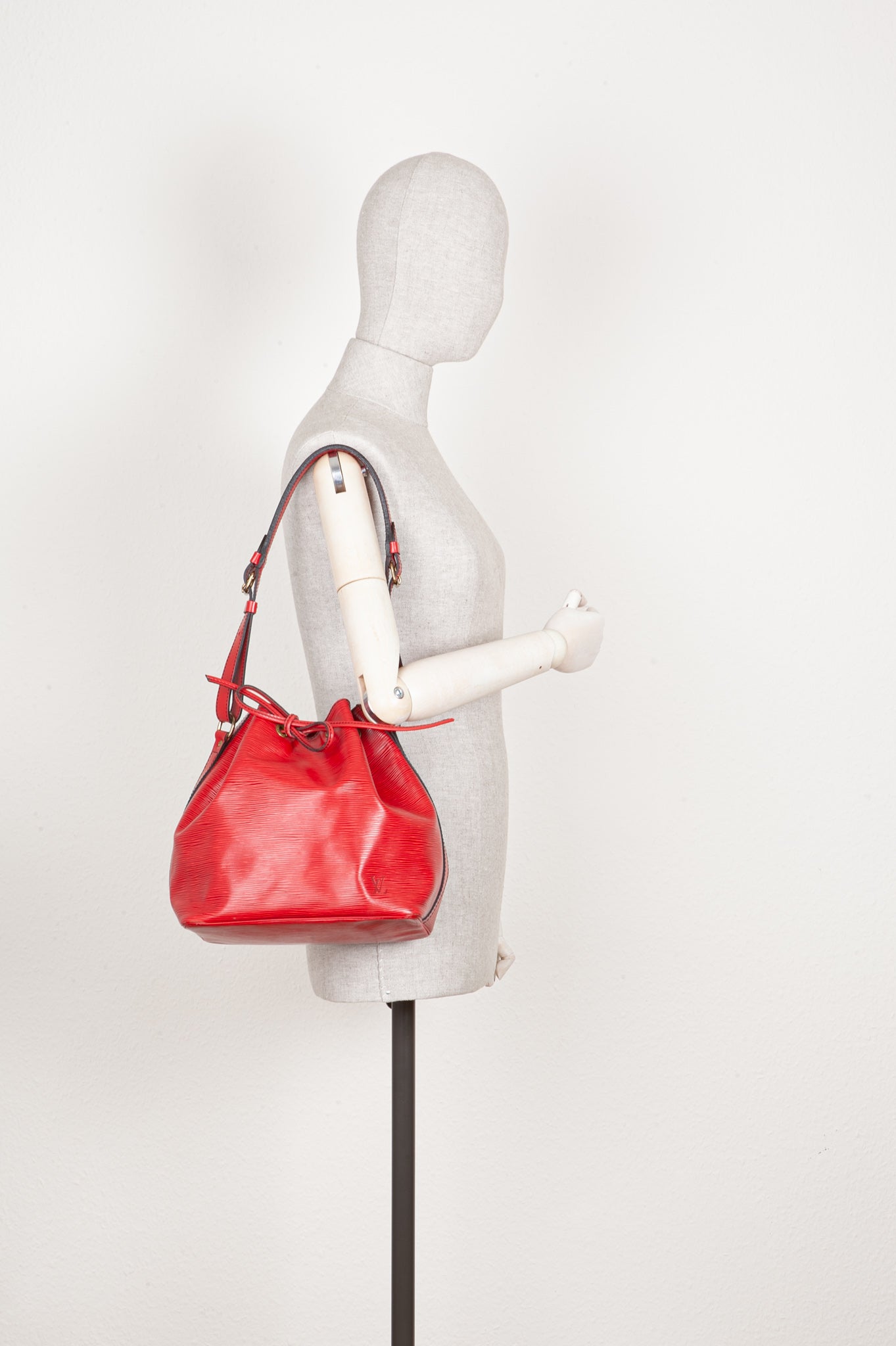 LOUIS VUITTON Petit Sac Noé Epi Red 1992