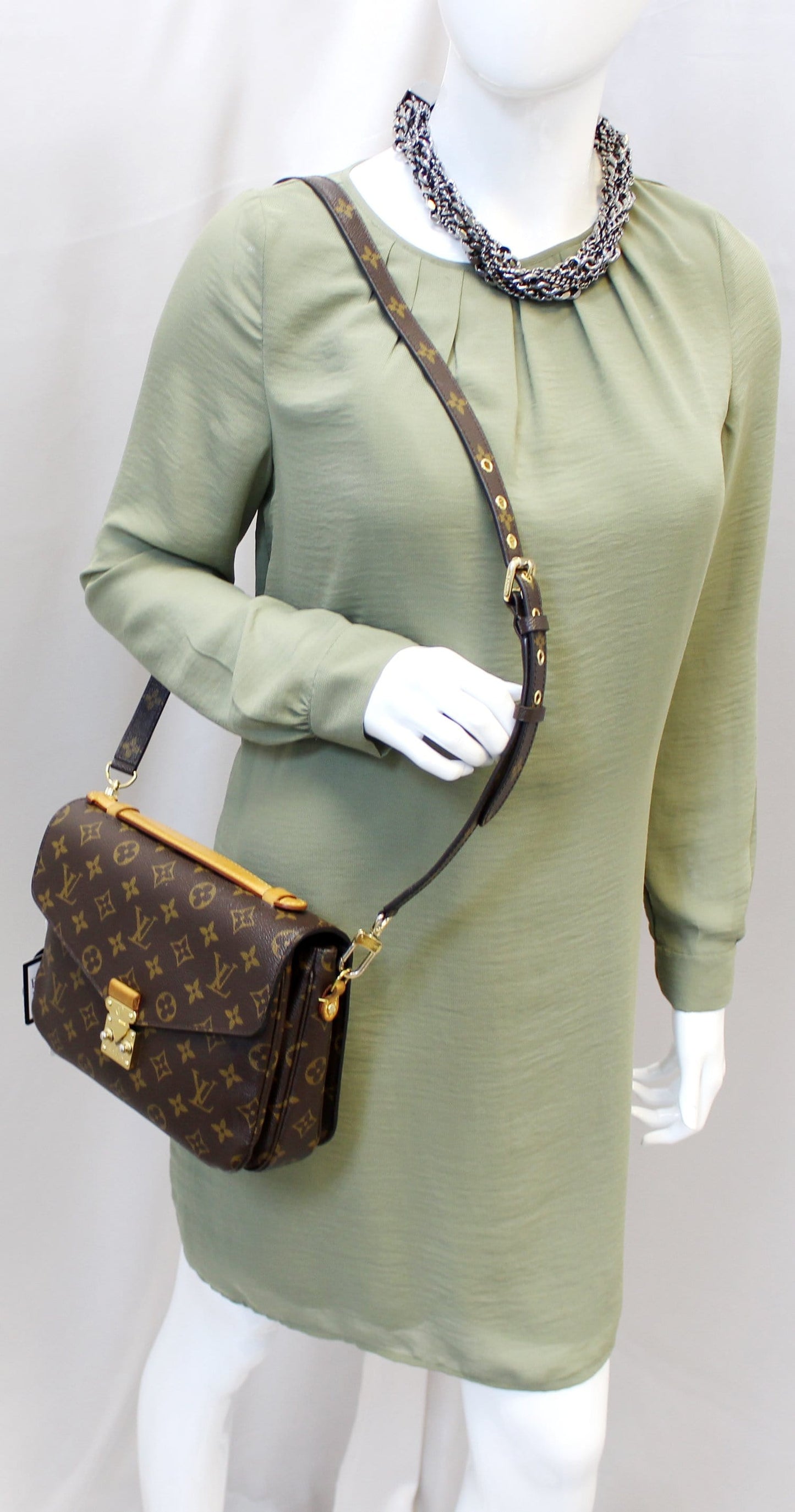 LOUIS VUITTON Monogram Canvas Metis Pochette Crossbody Bag