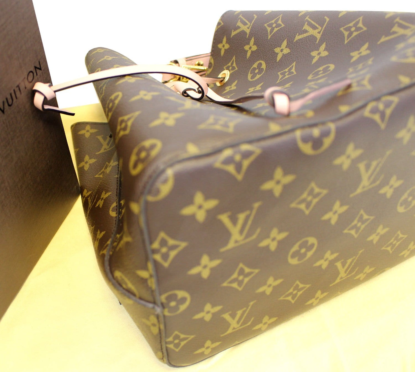 LOUIS VUITTON Monogram Canvas NeoNoe Shoulder Bag Rose Ballerine