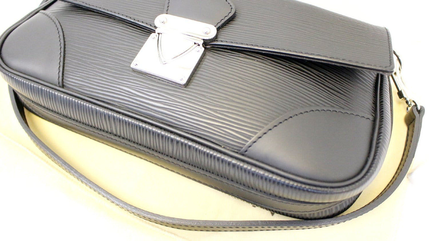 LOUIS VUITTON Black Epi Leather Segur Pochette Bag
