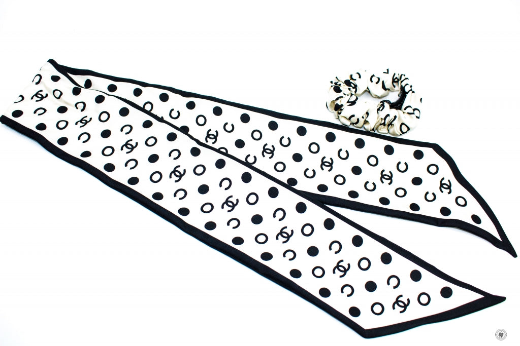 Chanel AAB Hair Accessories Ivory/black Fabric Others