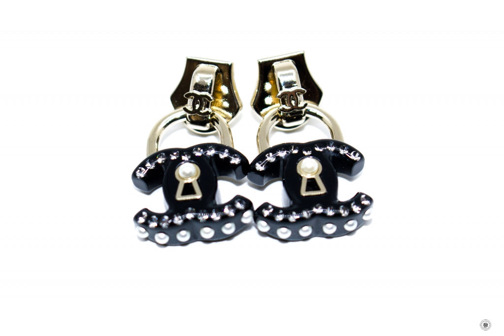 Chanel ABB Metallic Slider Arcylic CC With Pearl Beads Black / NG Enamel .XCM Earrings Ghw