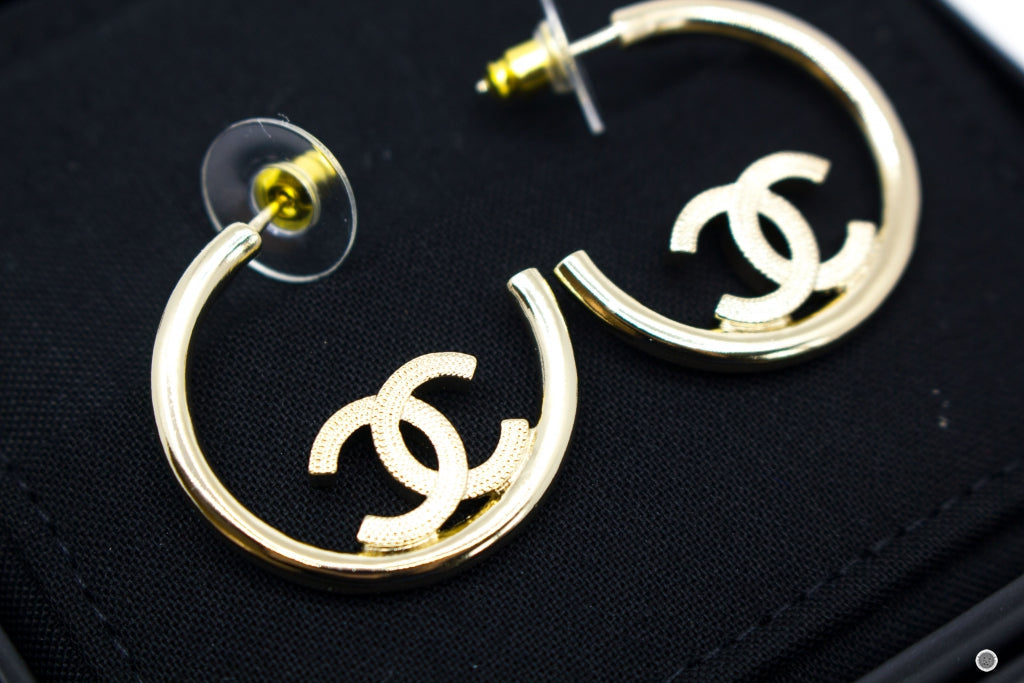 Chanel ABB Hoop With CC Logo  Gold / NH Metal .X. CM Earrings