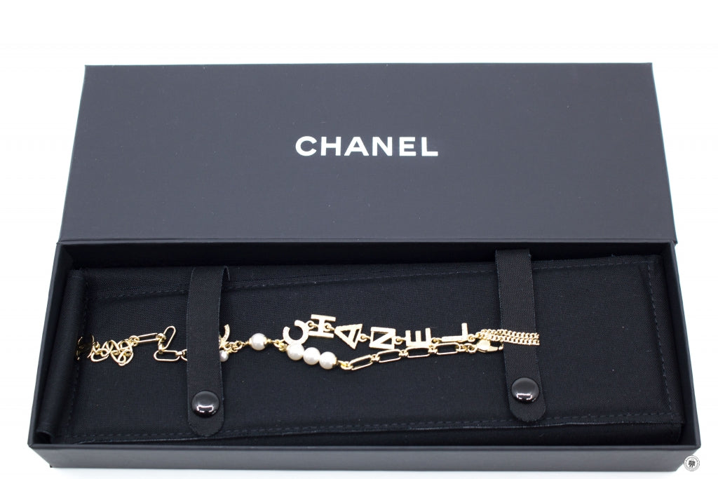 Chanel ABB With CC Logo And Crystal  Gold / NH Metal Bracelet Ghw
