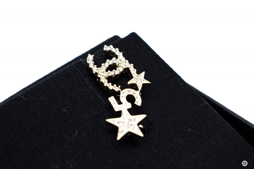 Chanel ABB Crystal CC Logo With Stars And Five   Gold / NH Metal .CMXCM Earrings Ghw