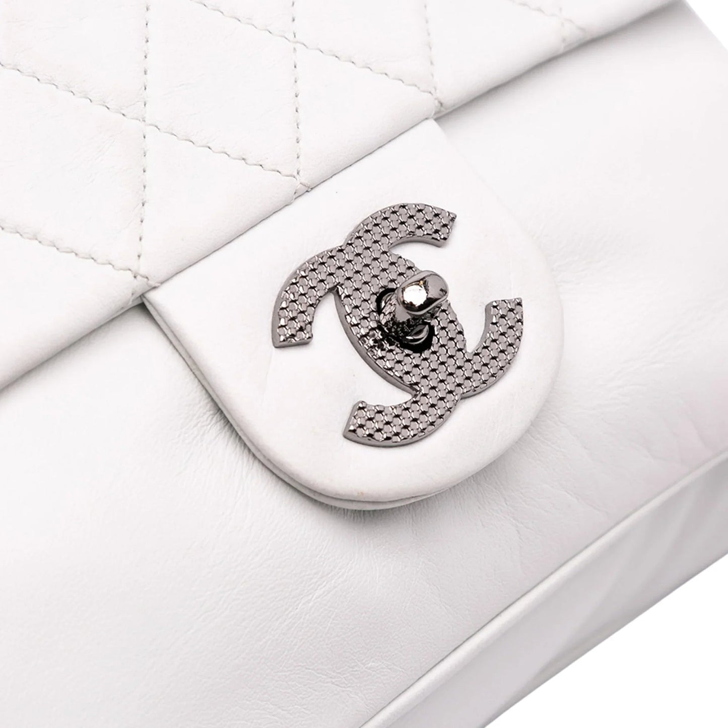 White Chanel CC Quilted Soft Lambskin Chain Mail Shoulder Bag