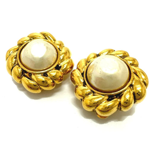 CHANEL Earring Fake Pearl / Gold Plated gold Fake pearl
