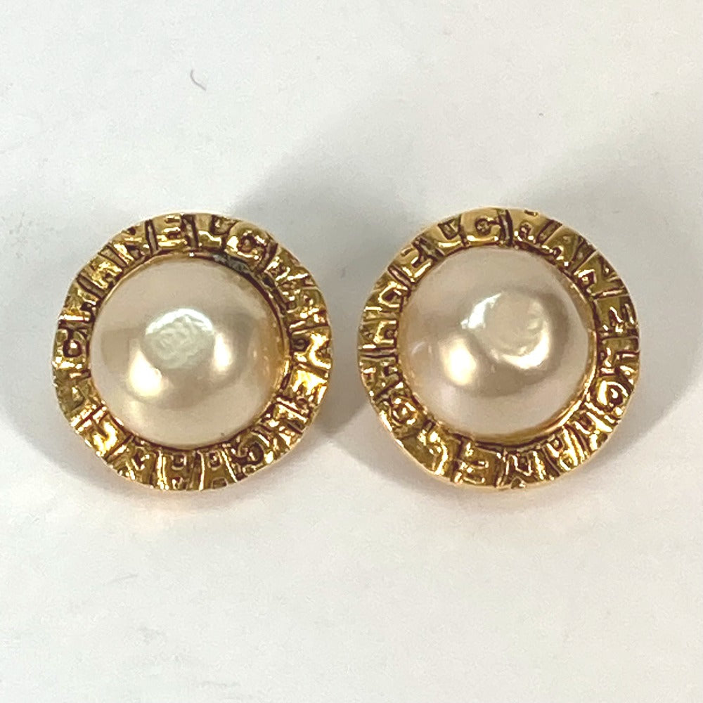 CHANEL Earring metal gold   Round logo fake pearl