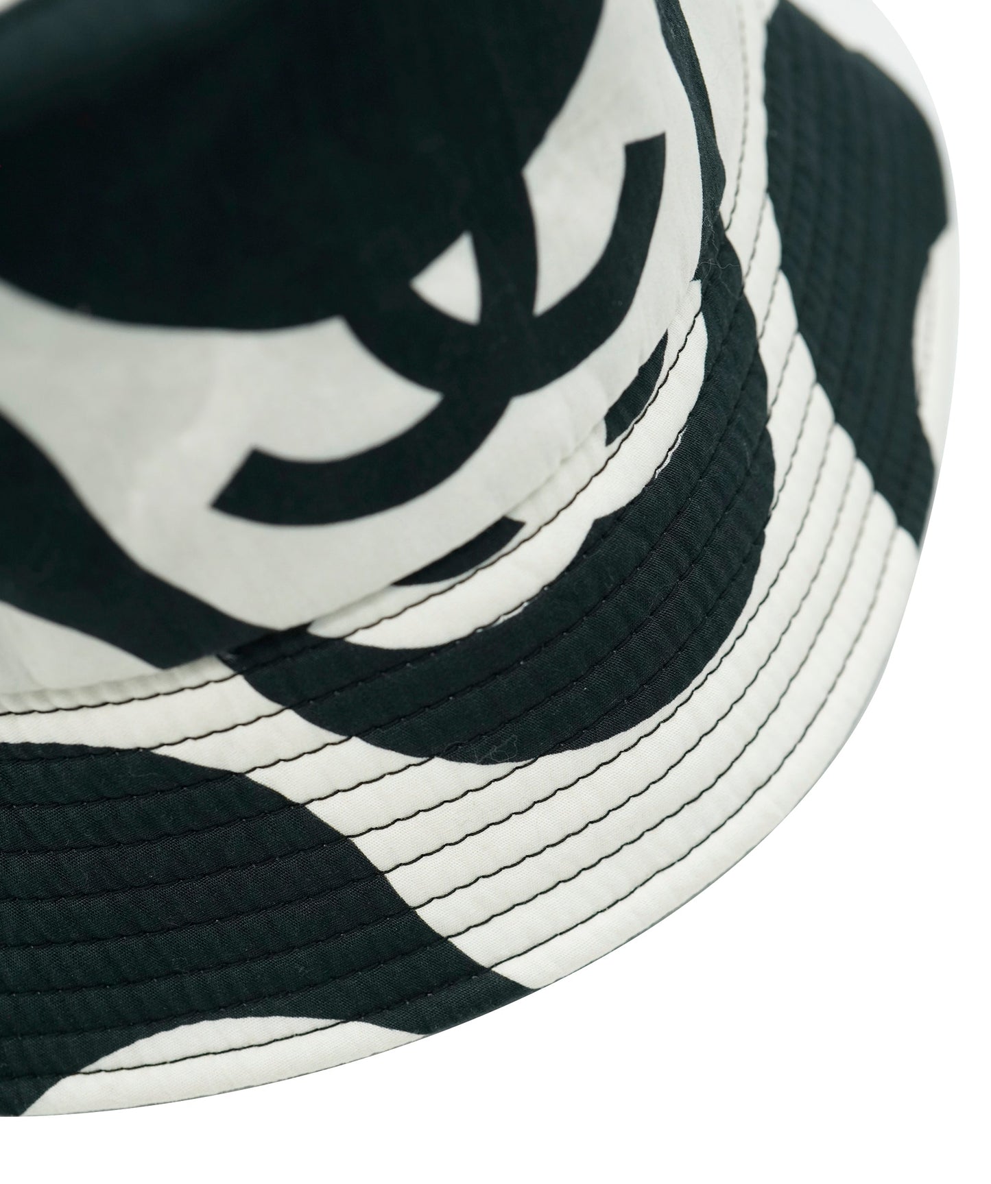Chanel black and white wavy hat  DBXS3796