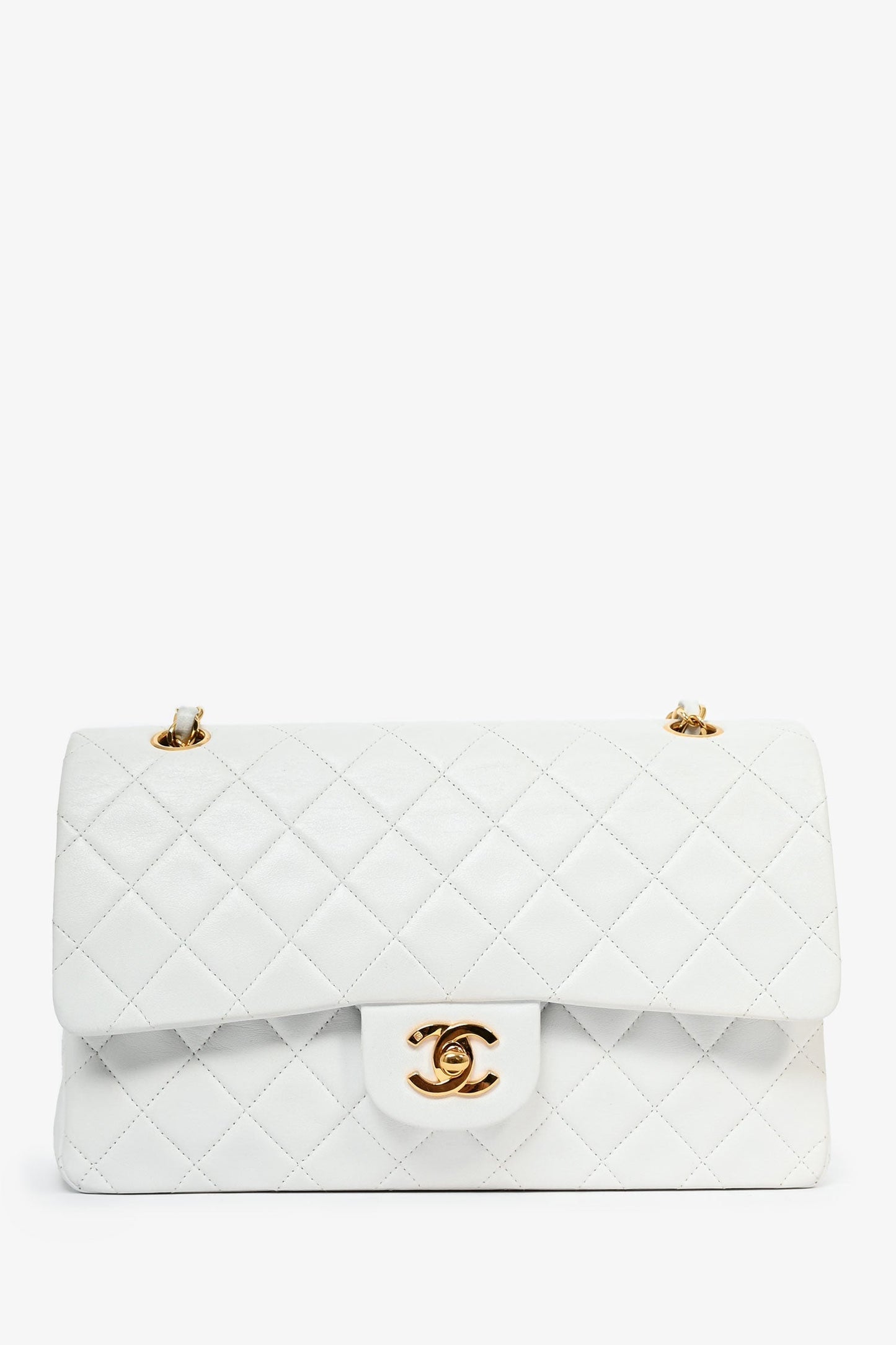 Pre-Loved Chanel™ 1991-94   White Quilted Leather Medium Double Flap (Refurbished)