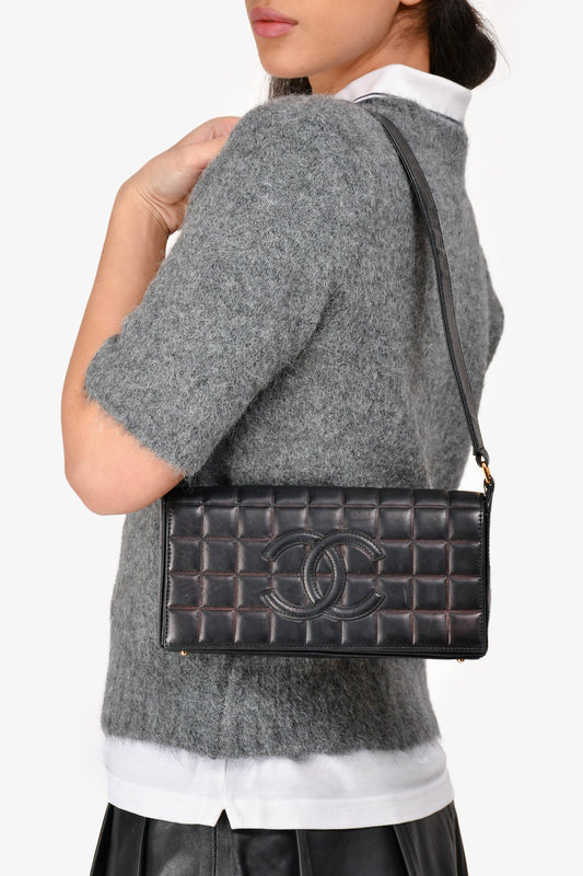 Pre-Loved Chanel™ 2002-03   Black Chocolate Bar CC Shoulder Bag