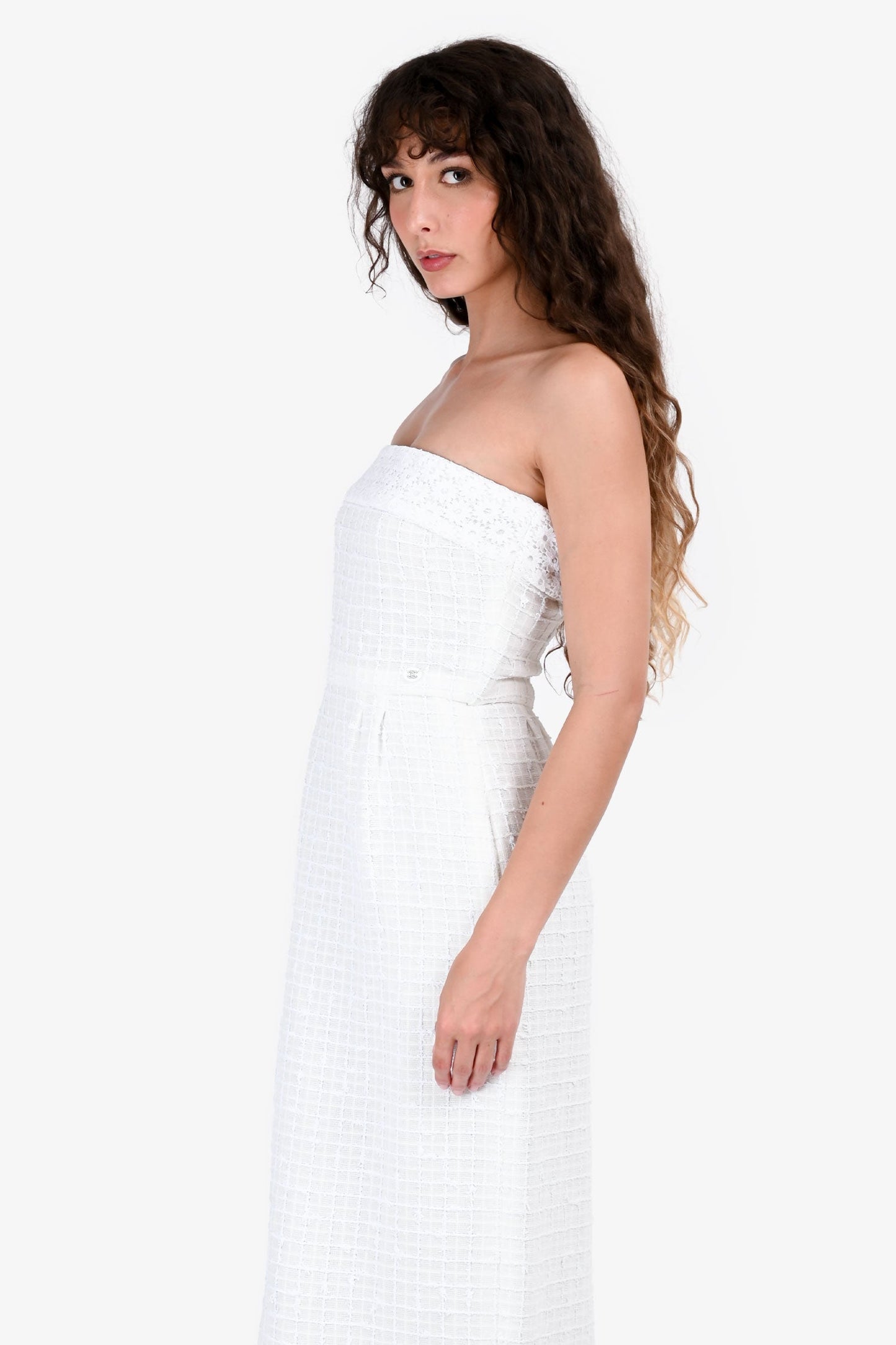 Pre-Loved Chanel™ Cruise 2021 White Tweed Strapless Midi Dress Size 36